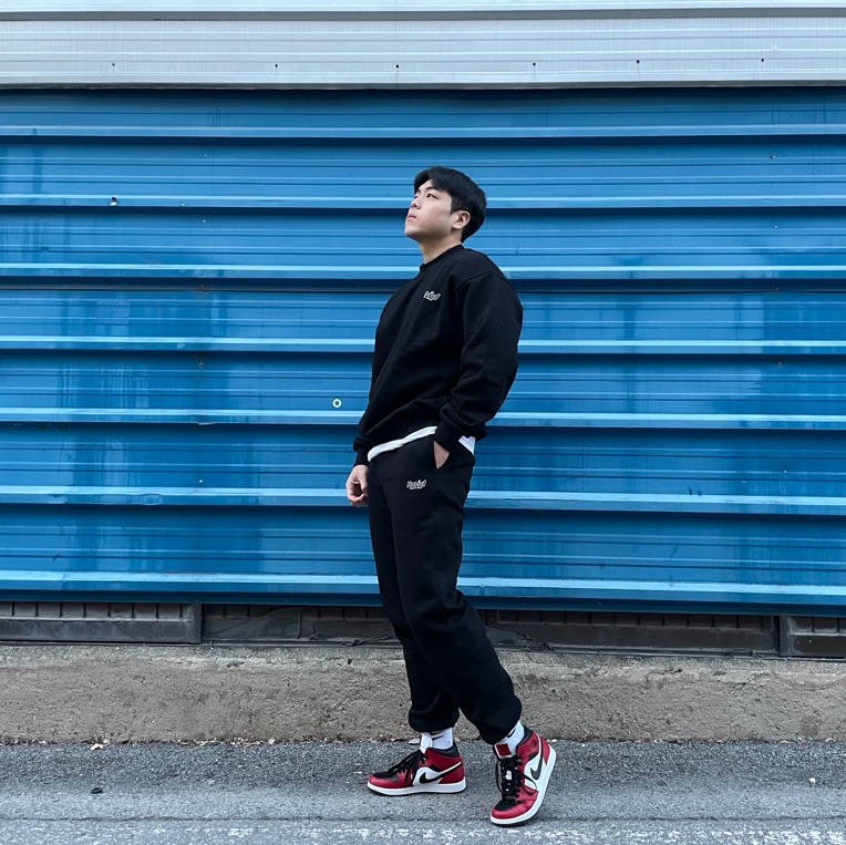 Jordan 1 Mid Chicago Black Toe 착용 스타일 - 1