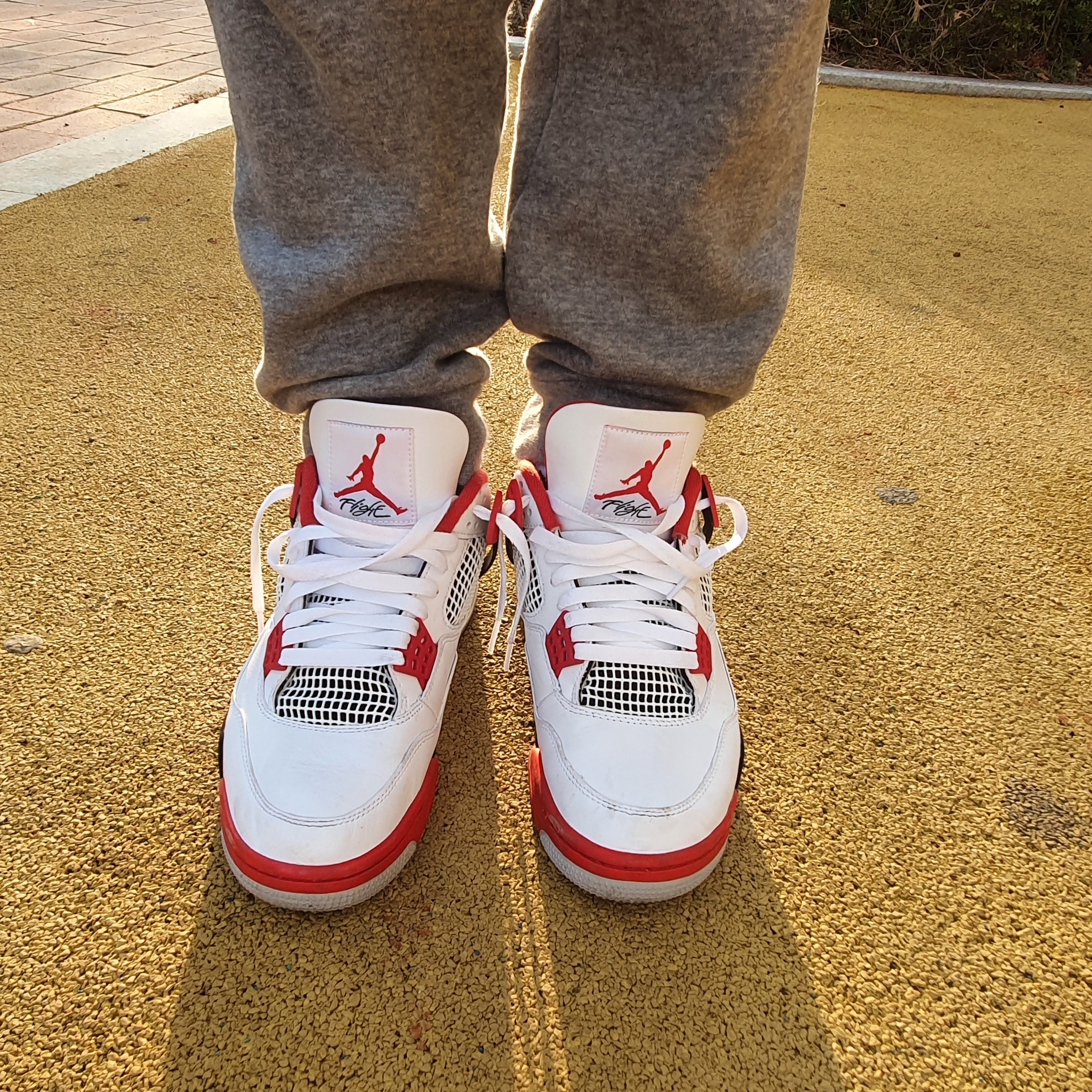 Jordan 4 Retro OG Fire Red 2020 착용 스타일 - 4