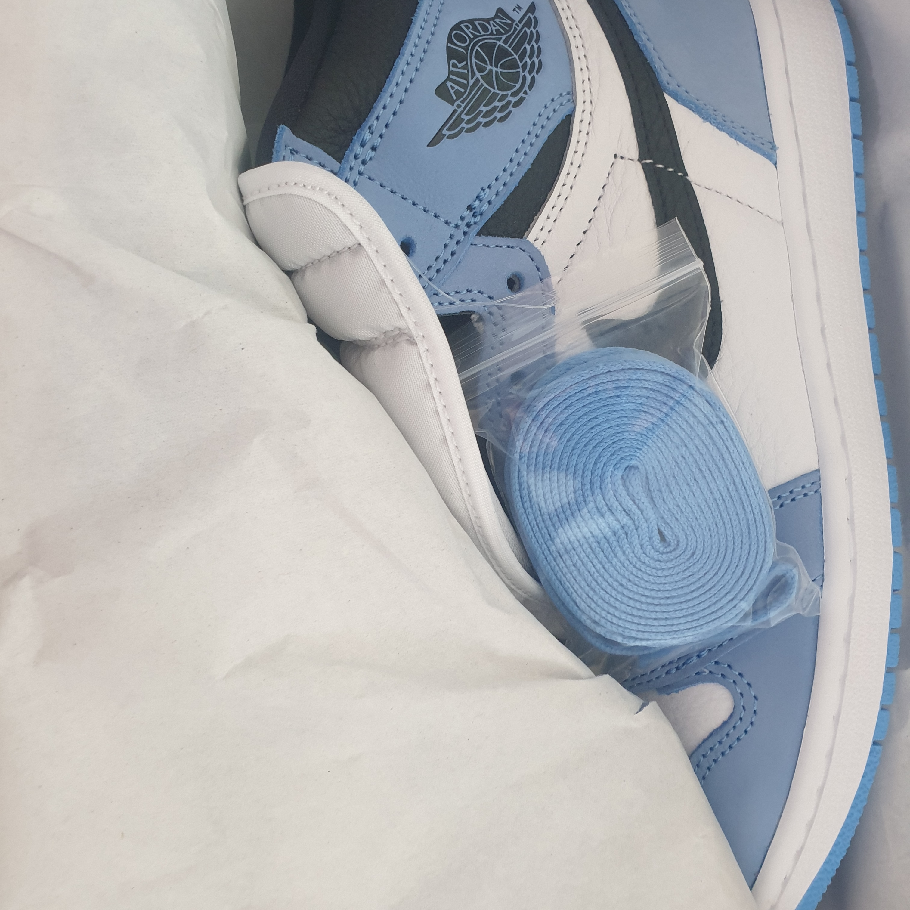 Jordan 1 Retro High OG University Blue 착용 스타일