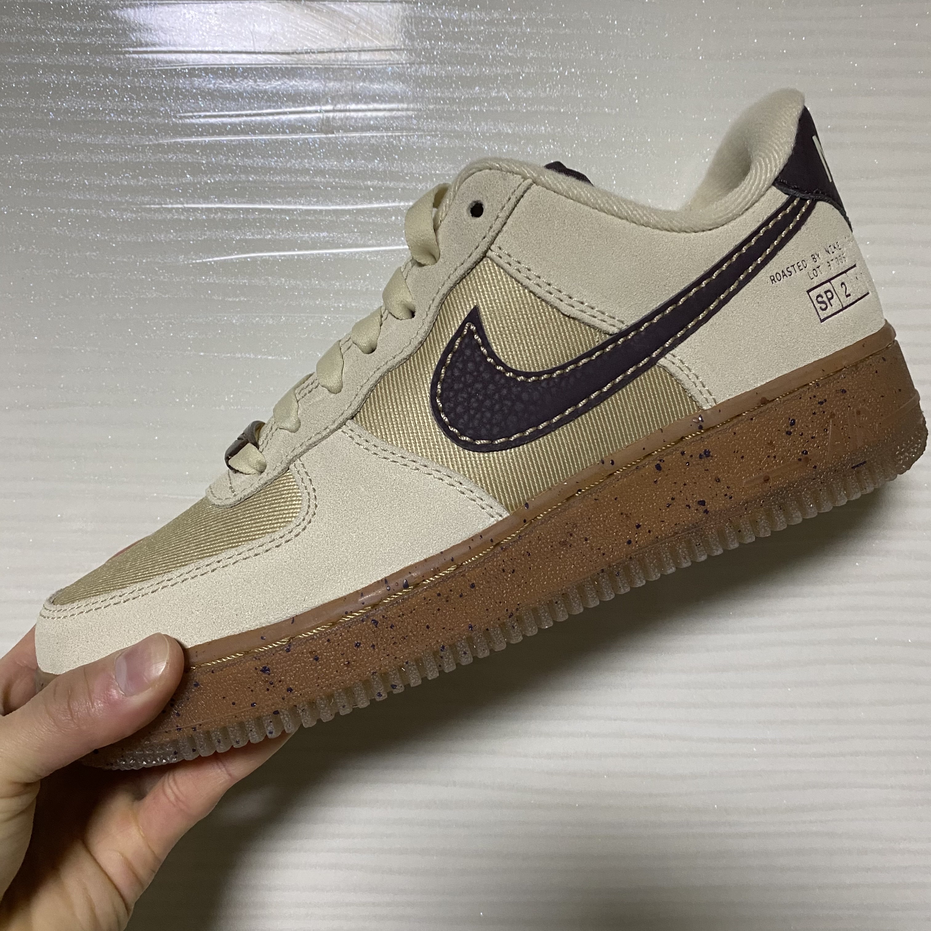 Nike Air Force 1 '07 LV8 Coffee 착용 스타일 - 1