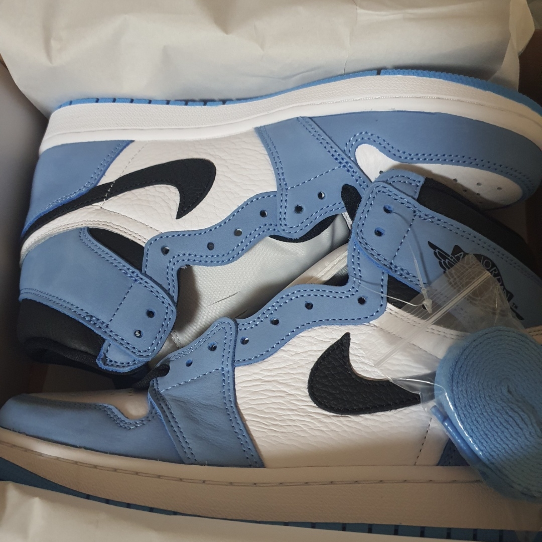 Jordan 1 Retro High OG University Blue 착용 스타일 - 2