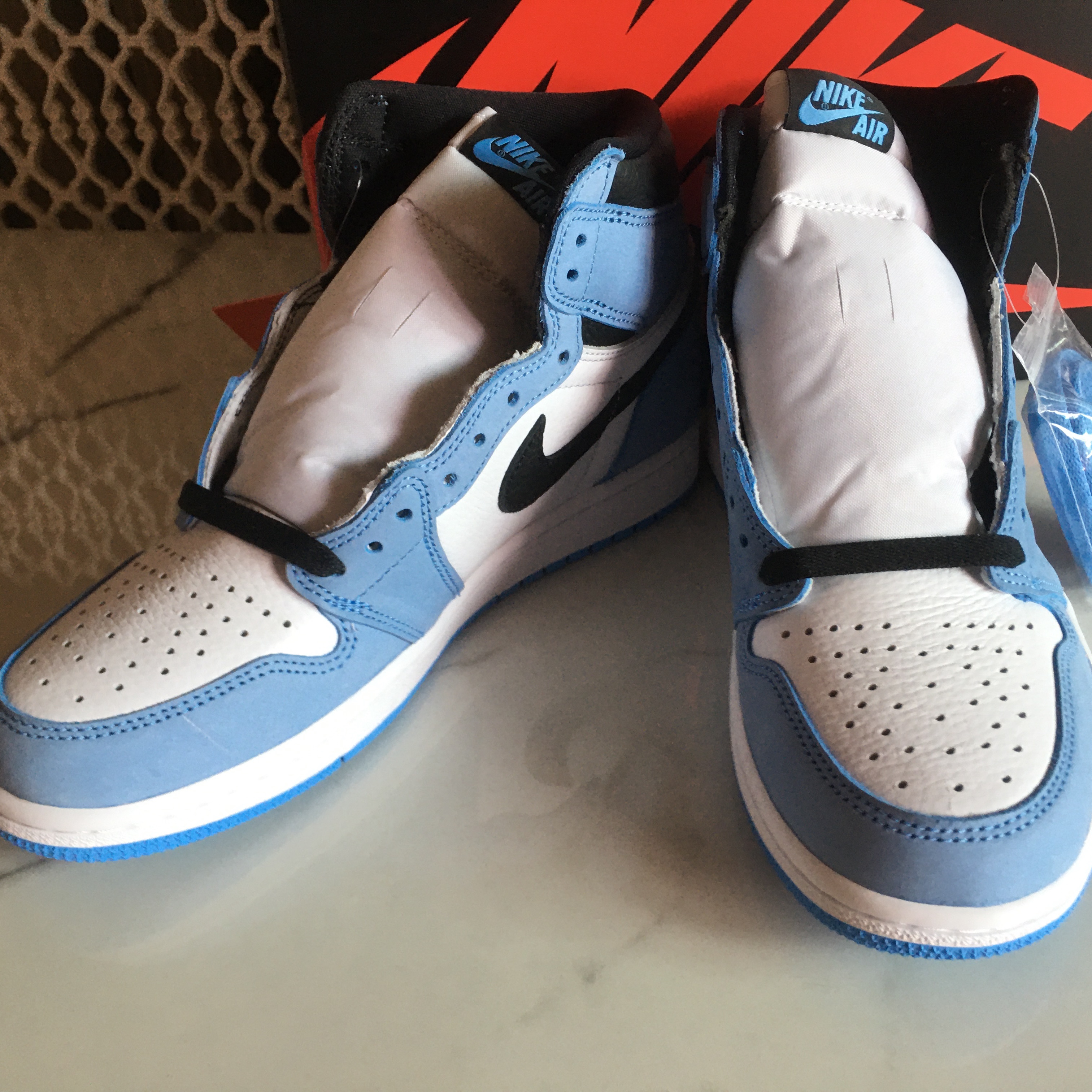 Jordan 1 Retro High OG University Blue 착용 스타일