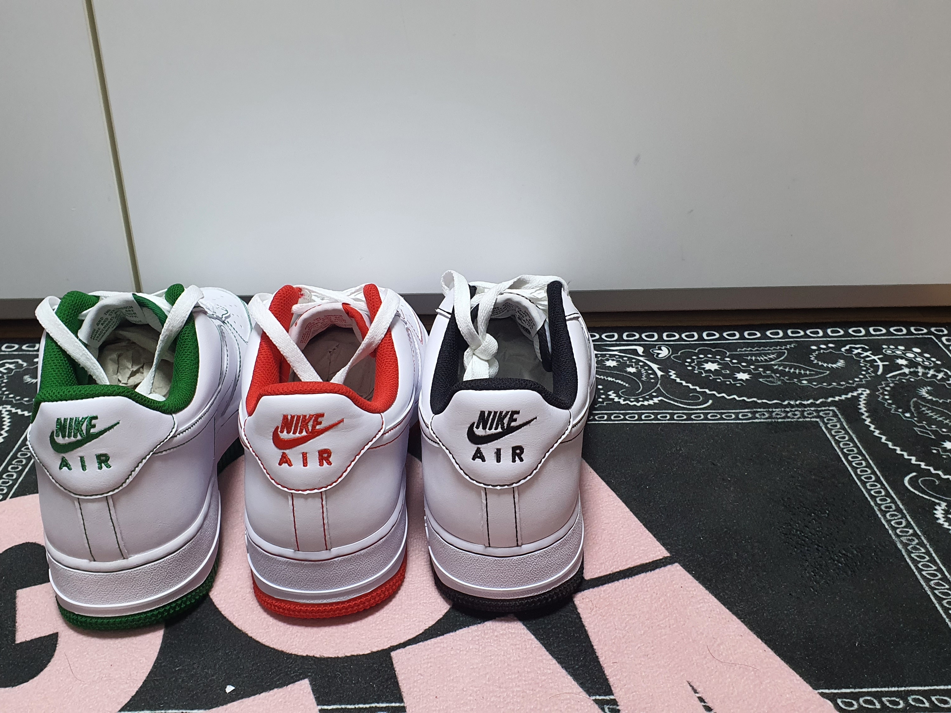 Nike Air Force 1 '07 Stitch Pine Green, Nike Air Force 1 '07 Stitch Black 착용 스타일 - 2