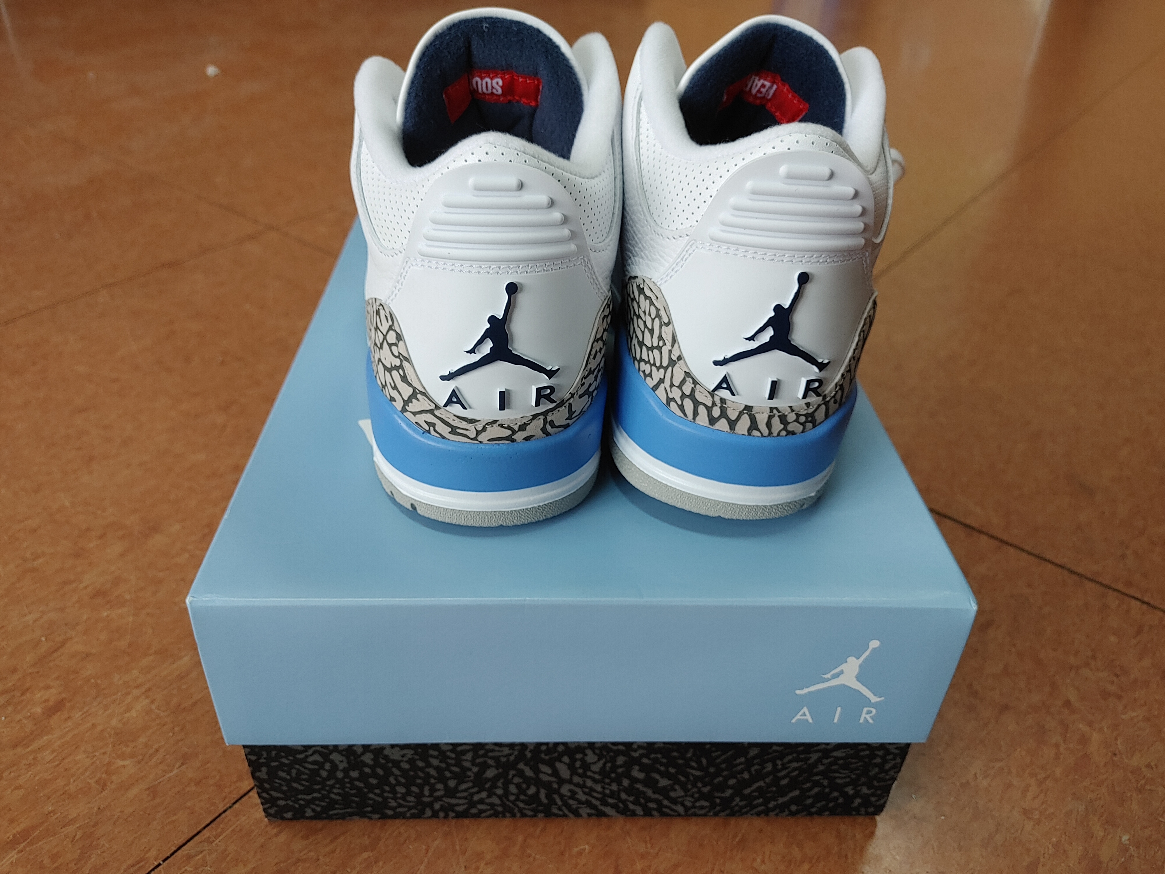 Jordan 3 Retro UNC 2020 착용 스타일 - 3