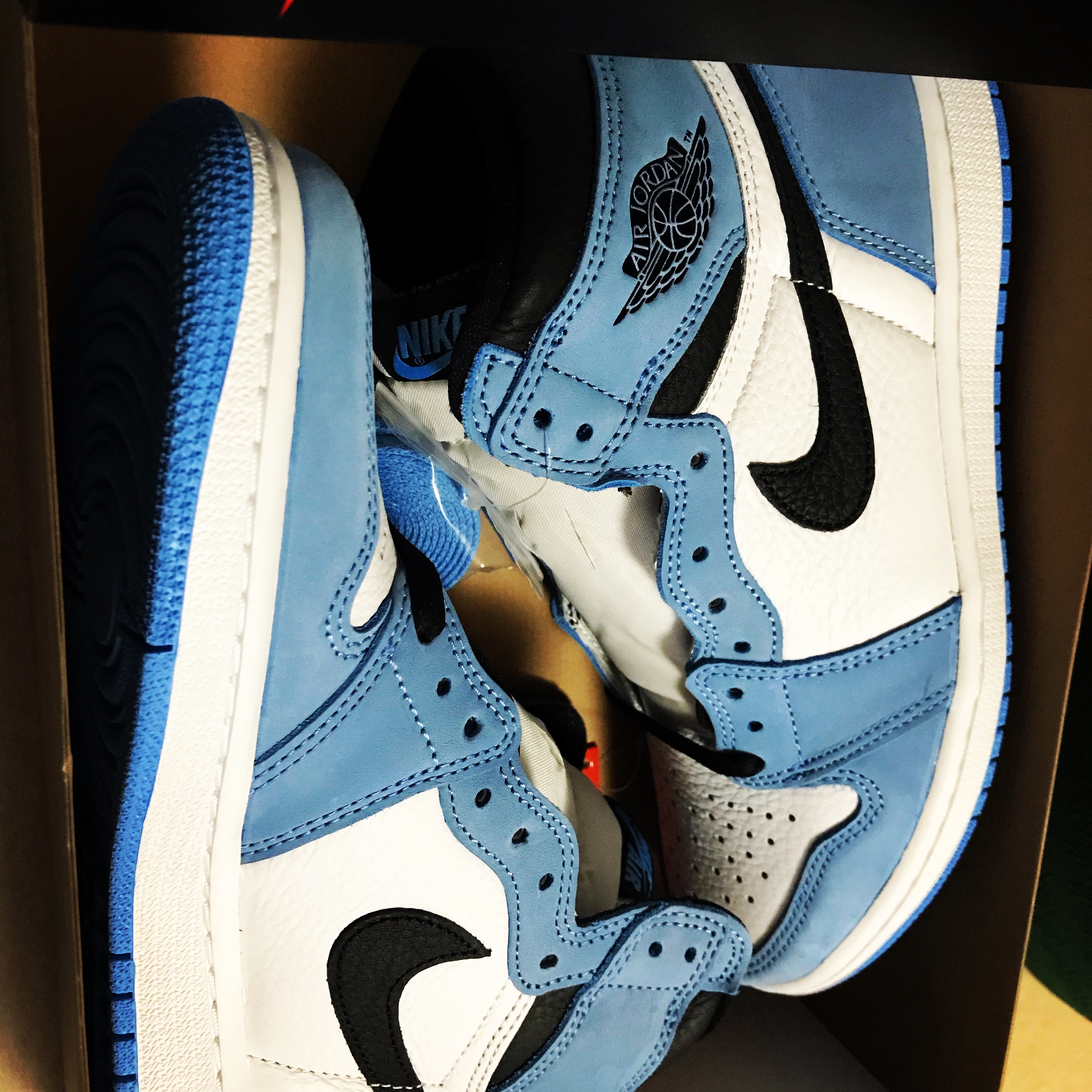 Jordan 1 Retro High OG University Blue 착용 스타일
