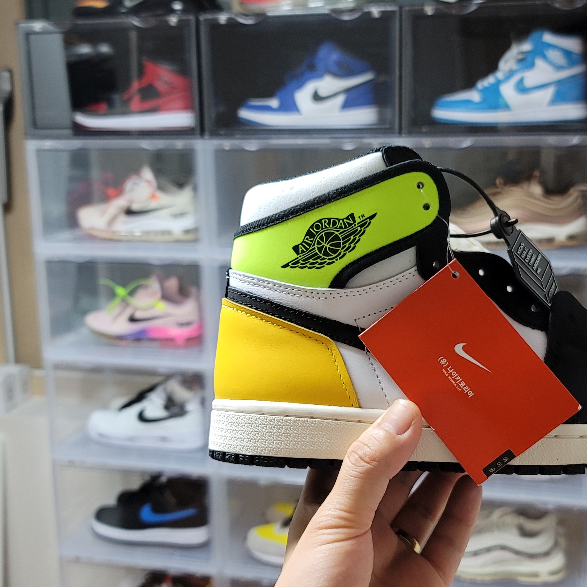 Jordan 1 Retro High OG Volt Gold 착용 스타일