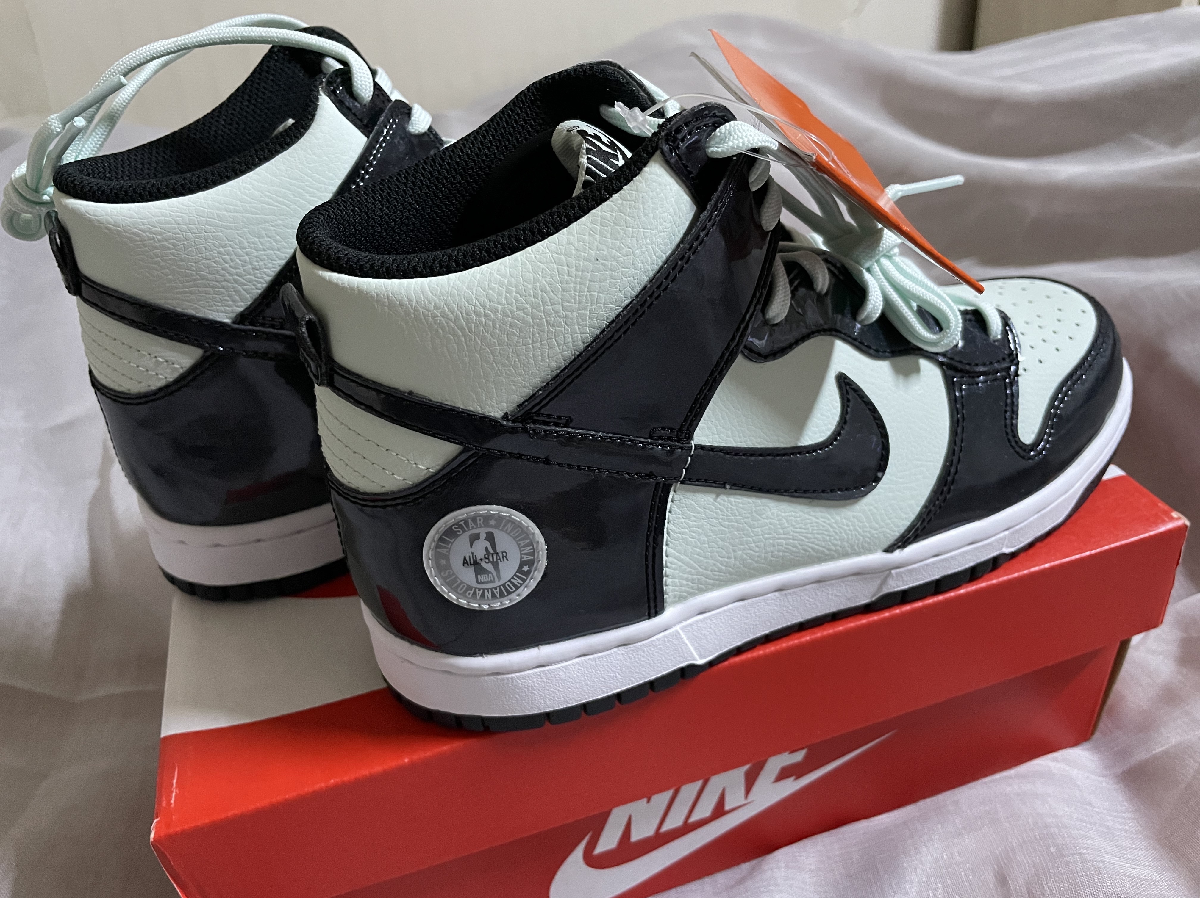 (GS) Nike Dunk High Barely Green 착용 스타일 - 3