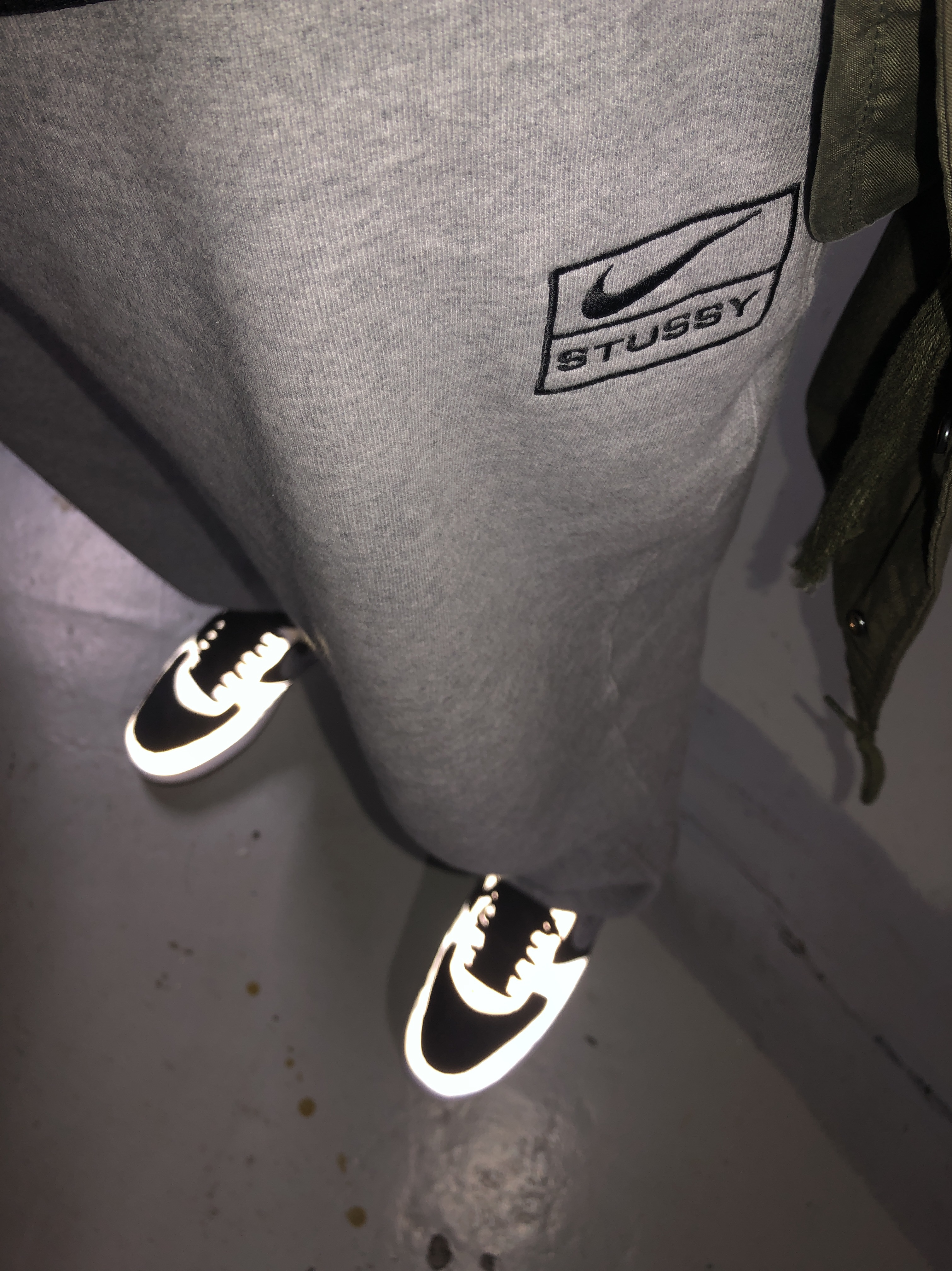 Nike x Stussy NRG BR Fleece Pants Grey, Nike Air Force 1 B Silver Snake 착용 스타일 - 2