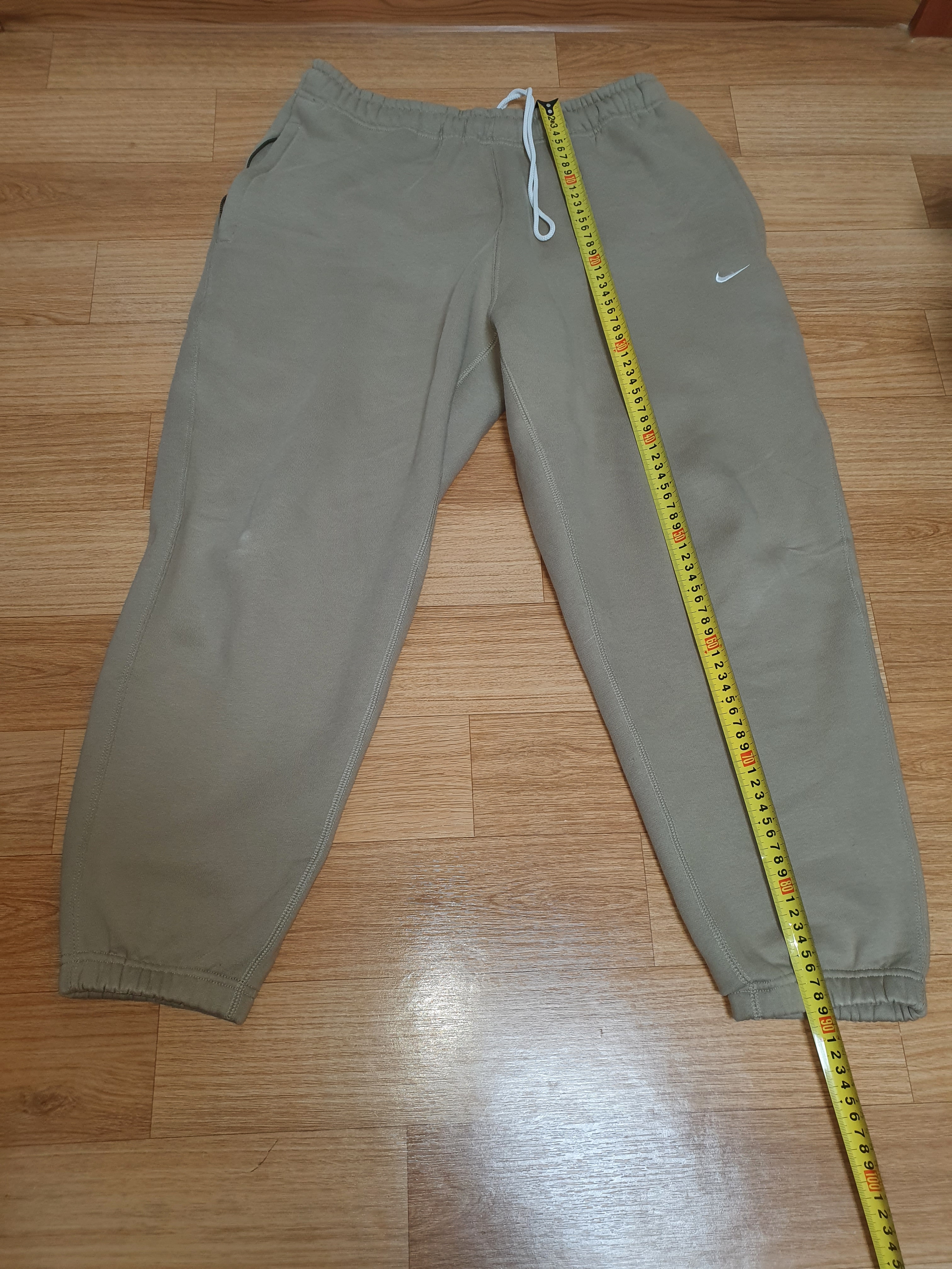 Nike NRG Solo Swoosh Fleece Pants Khaki - Asia, Nike NRG Solo Swoosh Fleece Hoodie Khaki - Asia 착용 스타일 - 3