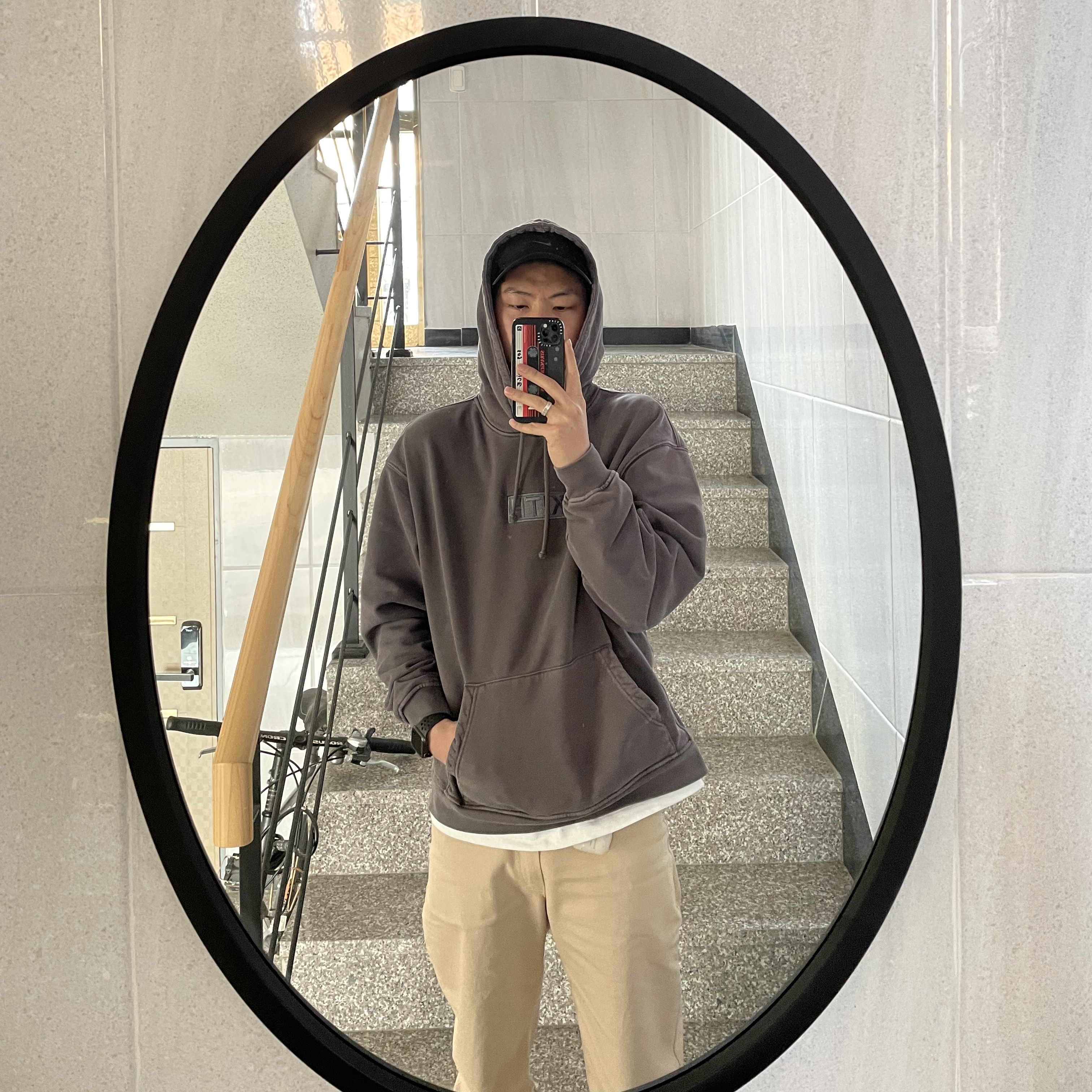 Nike x Kith New York Knicks AOP Hoodie Orange 착용 스타일