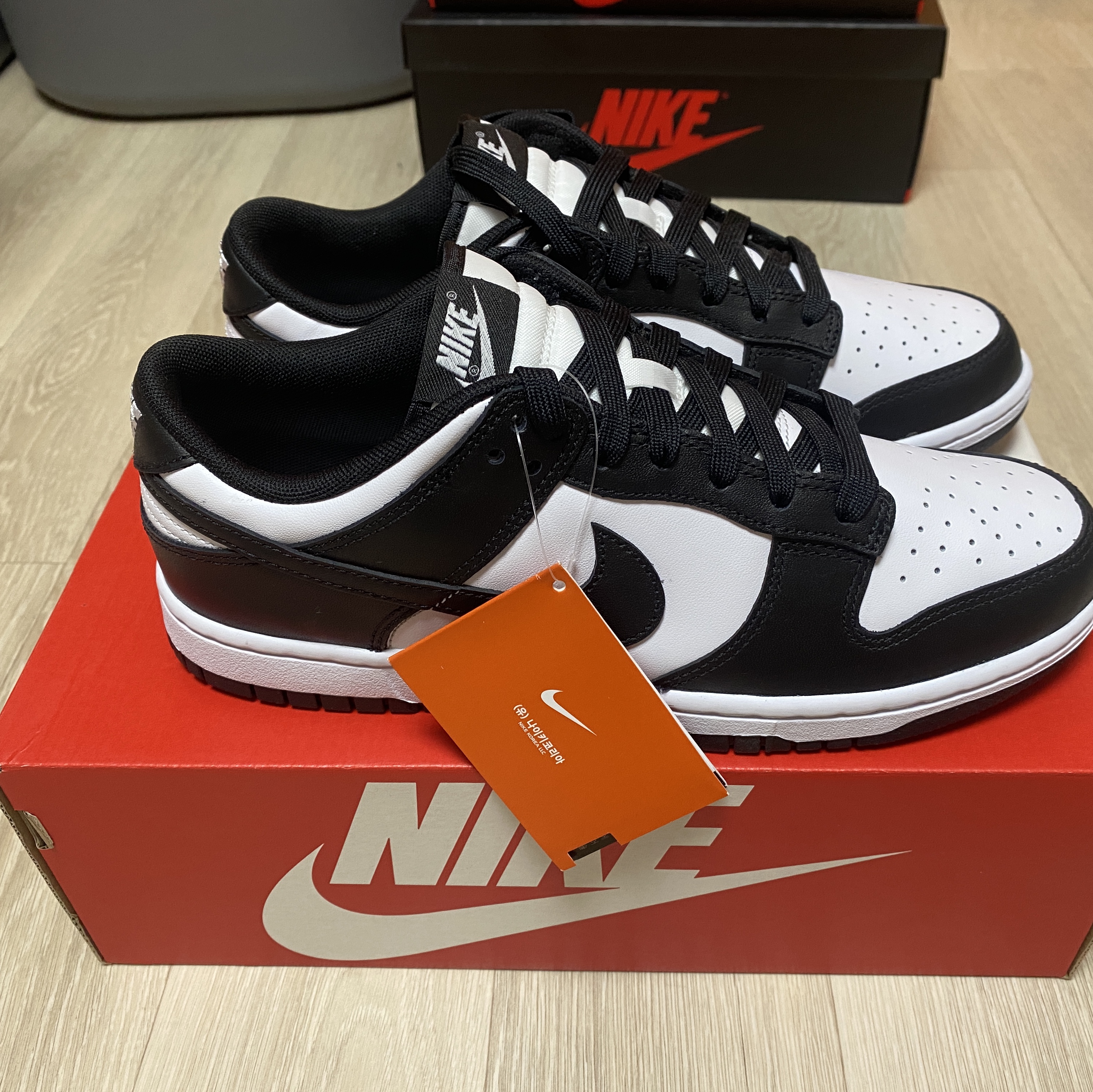 Nike Dunk Low Retro Black 착용 스타일 - 1