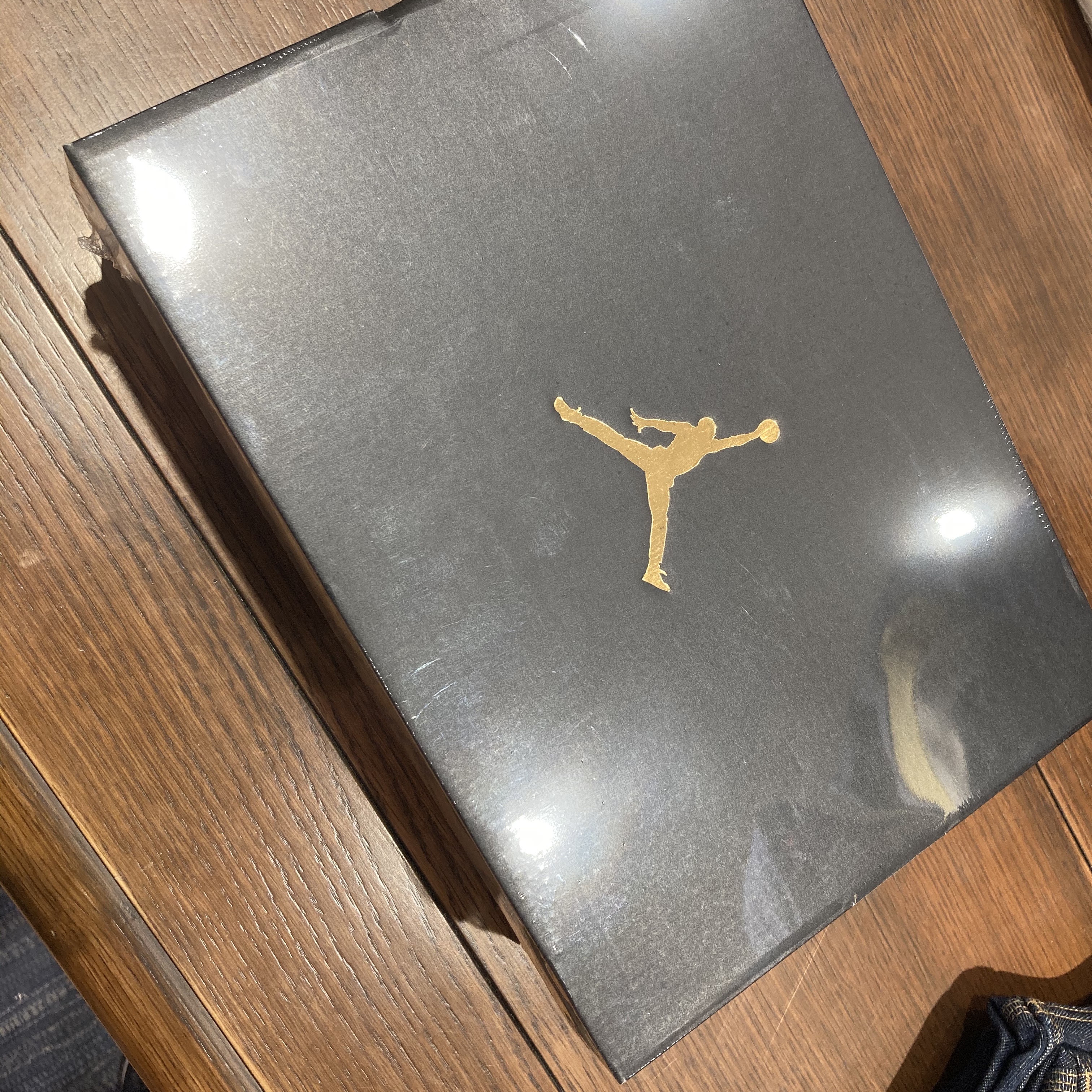 Jordan 1 Mid White University Gold 착용 스타일 - 1