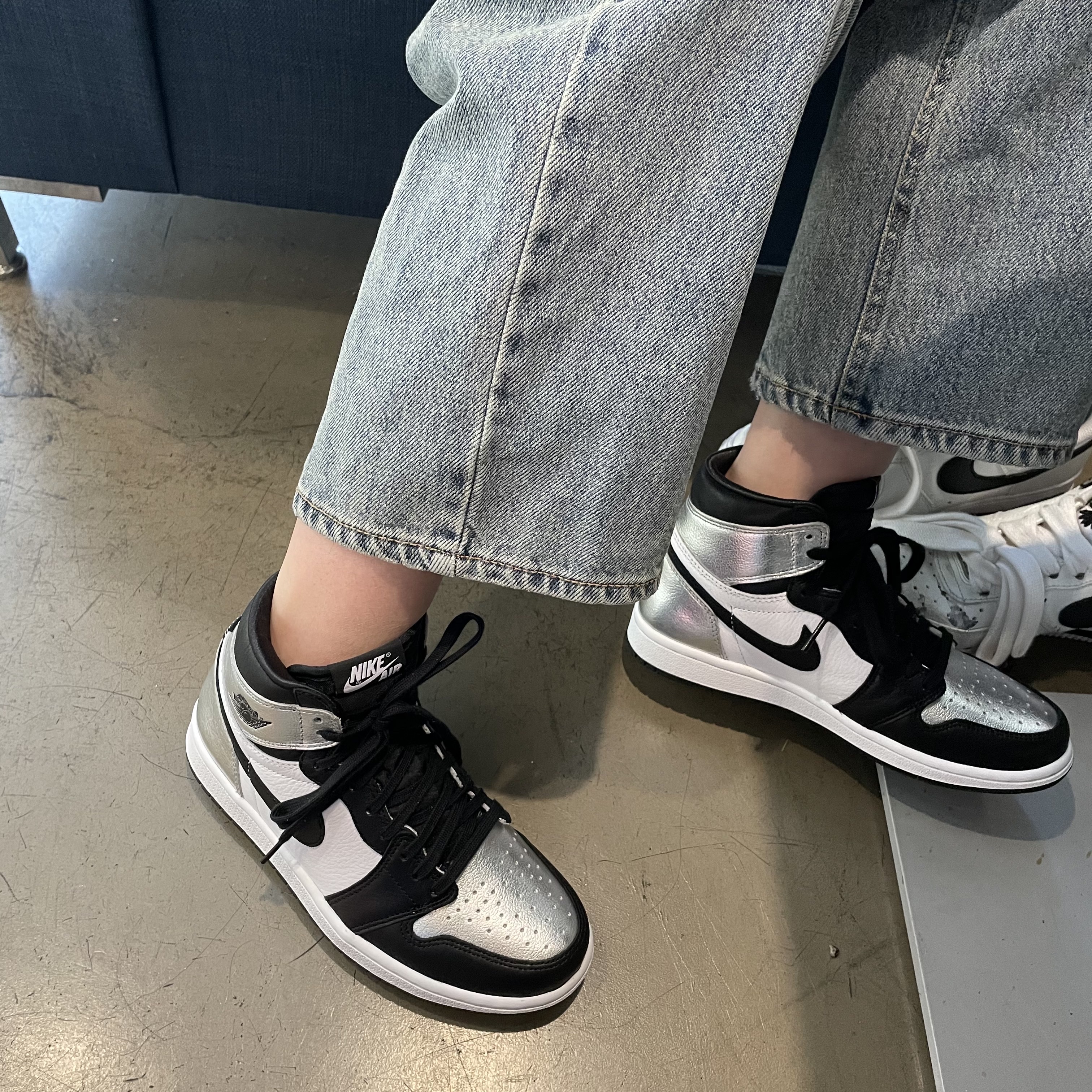 (W) Jordan 1 Retro High OG Silver Toe 착용 스타일 - 1