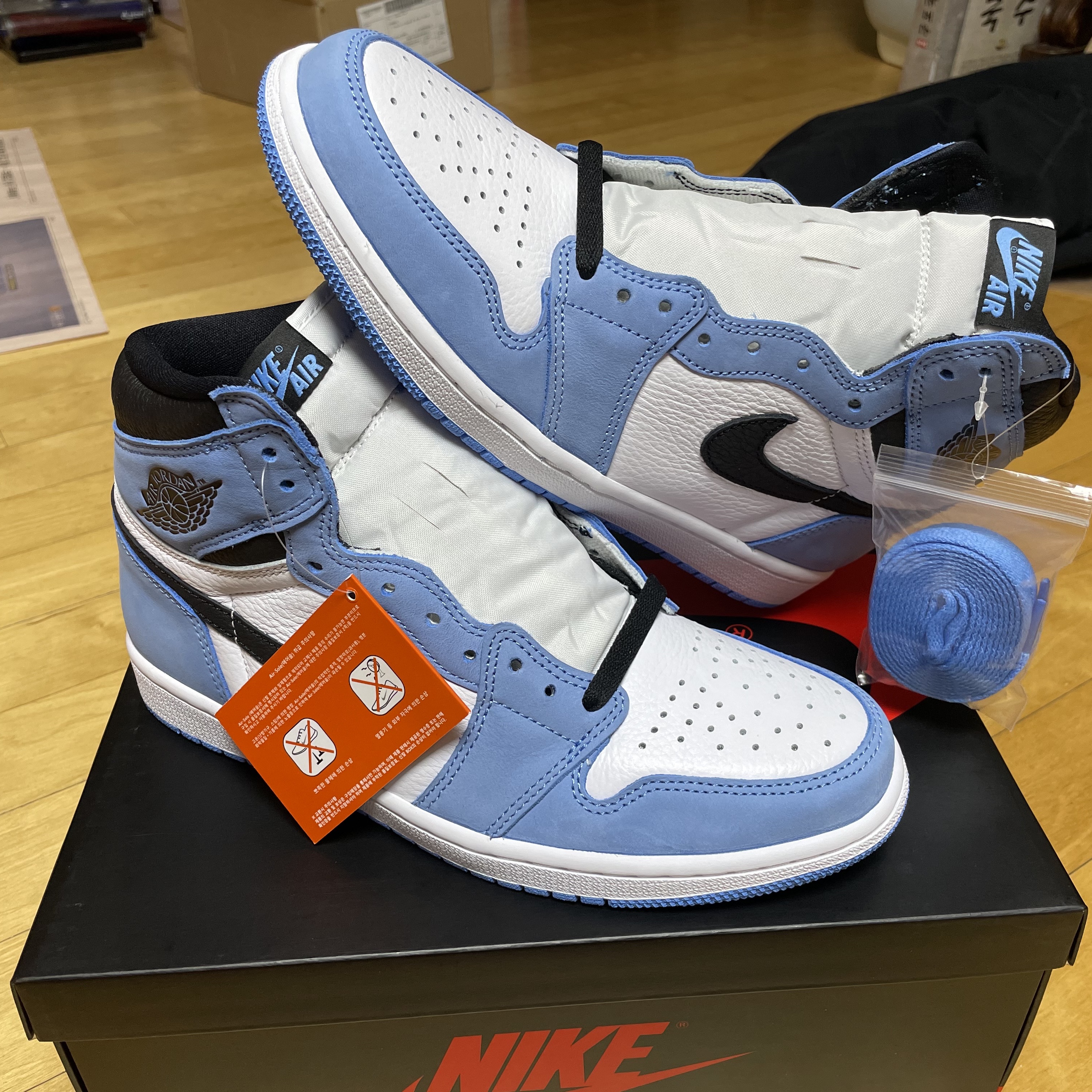 Jordan 1 Retro High OG University Blue 착용 스타일