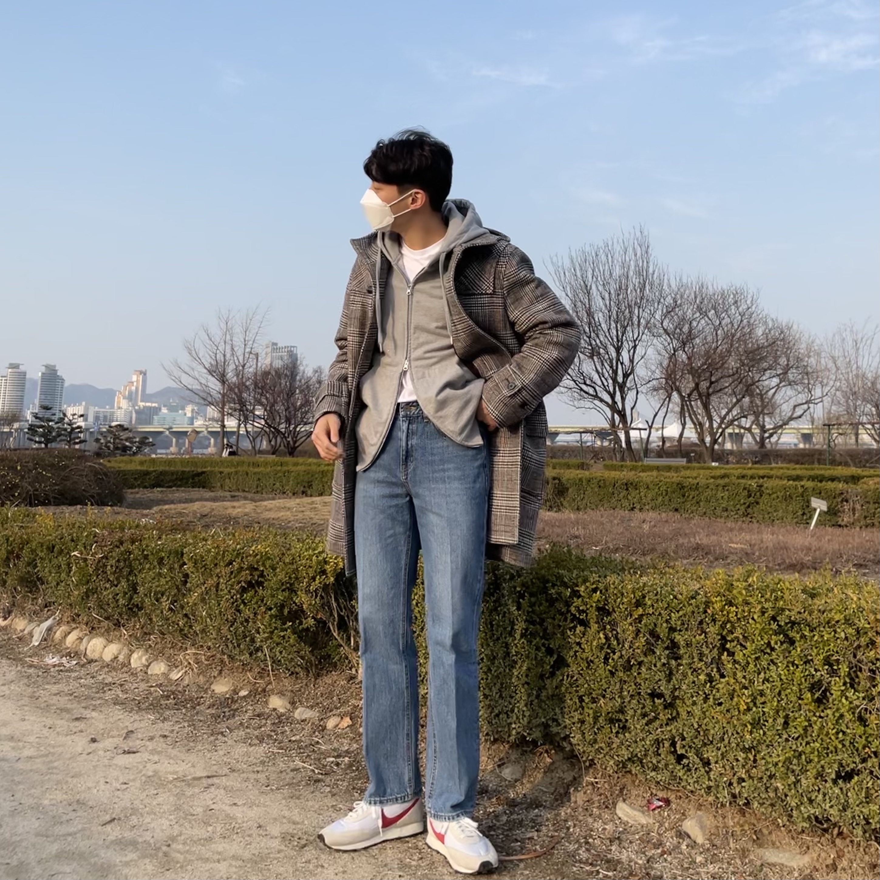 Nike Daybreak SP White University Red 착용 스타일