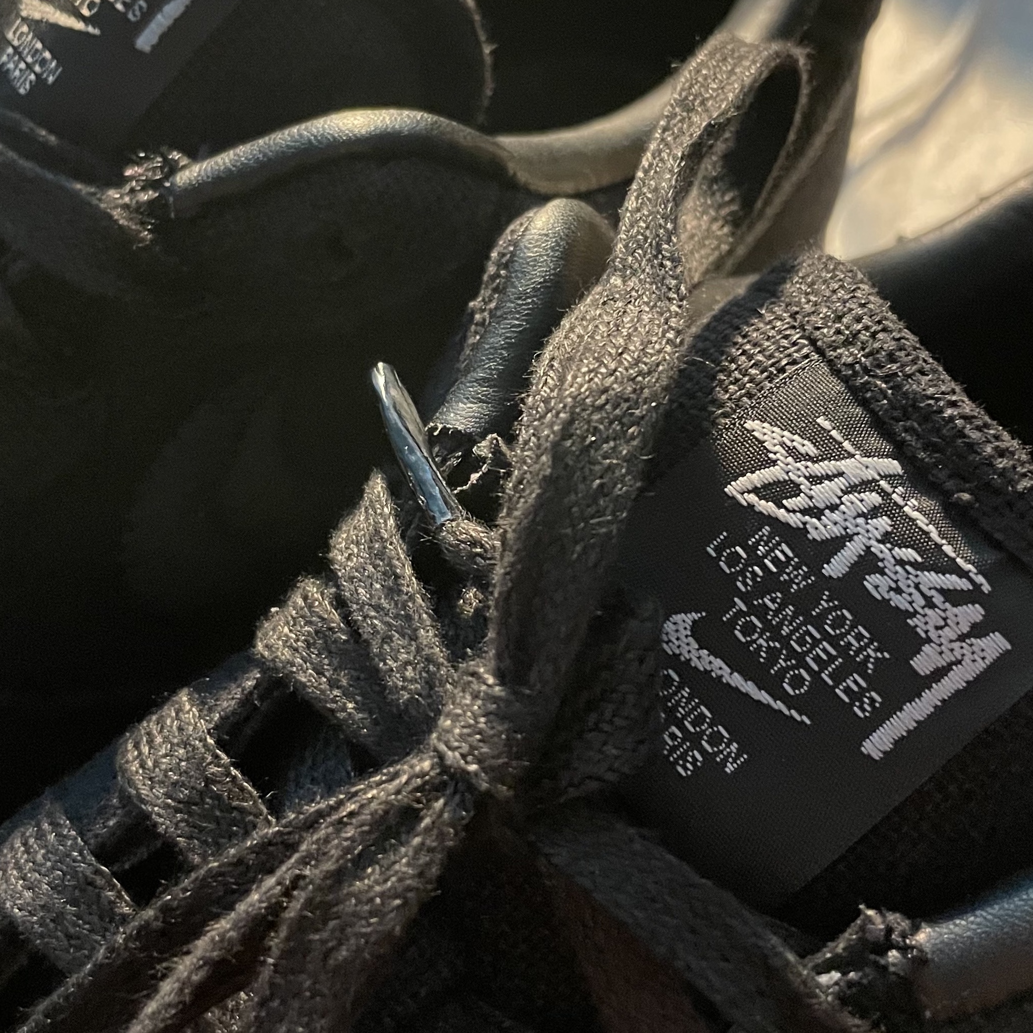Nike x Stussy Air Force 1 Low Triple Black 착용 스타일 - 5