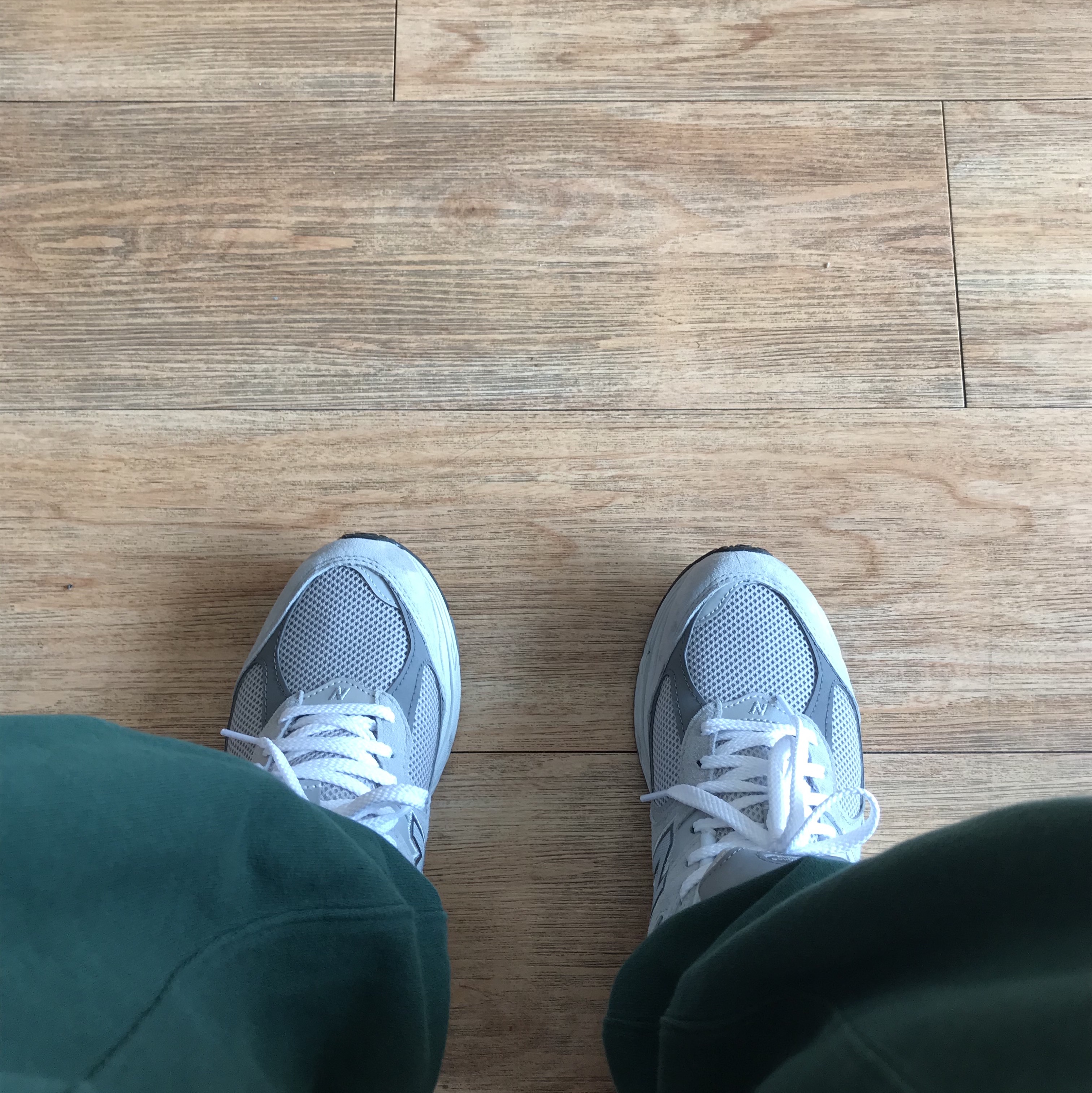 New Balance 2002R T2 Gray 착용 스타일
