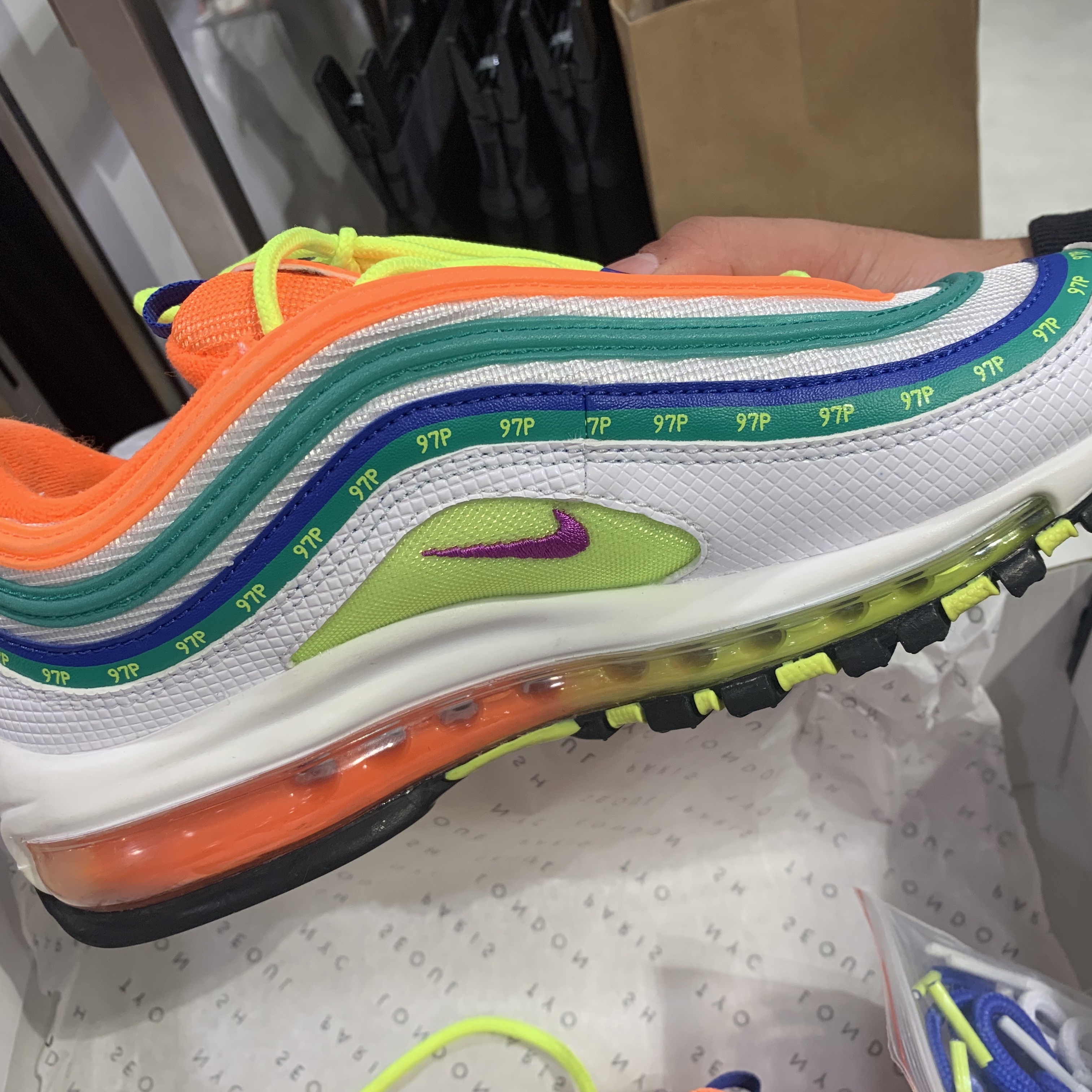 Nike Air Max 97 London Summer of Love 착용 스타일 - 2