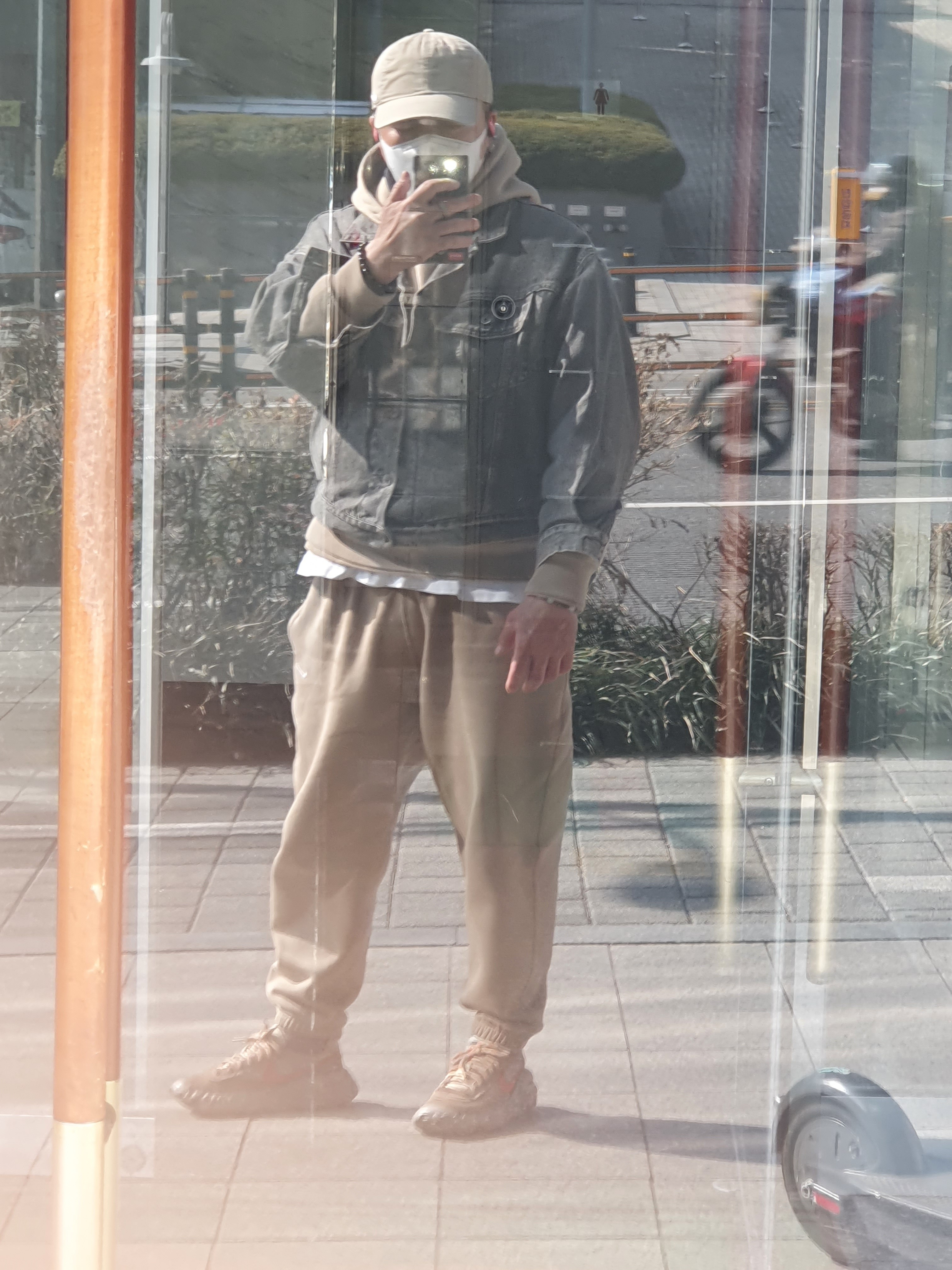 Nike NRG Solo Swoosh Fleece Pants Khaki - Asia, Nike NRG Solo Swoosh Fleece Hoodie Khaki - Asia 착용 스타일 - 2