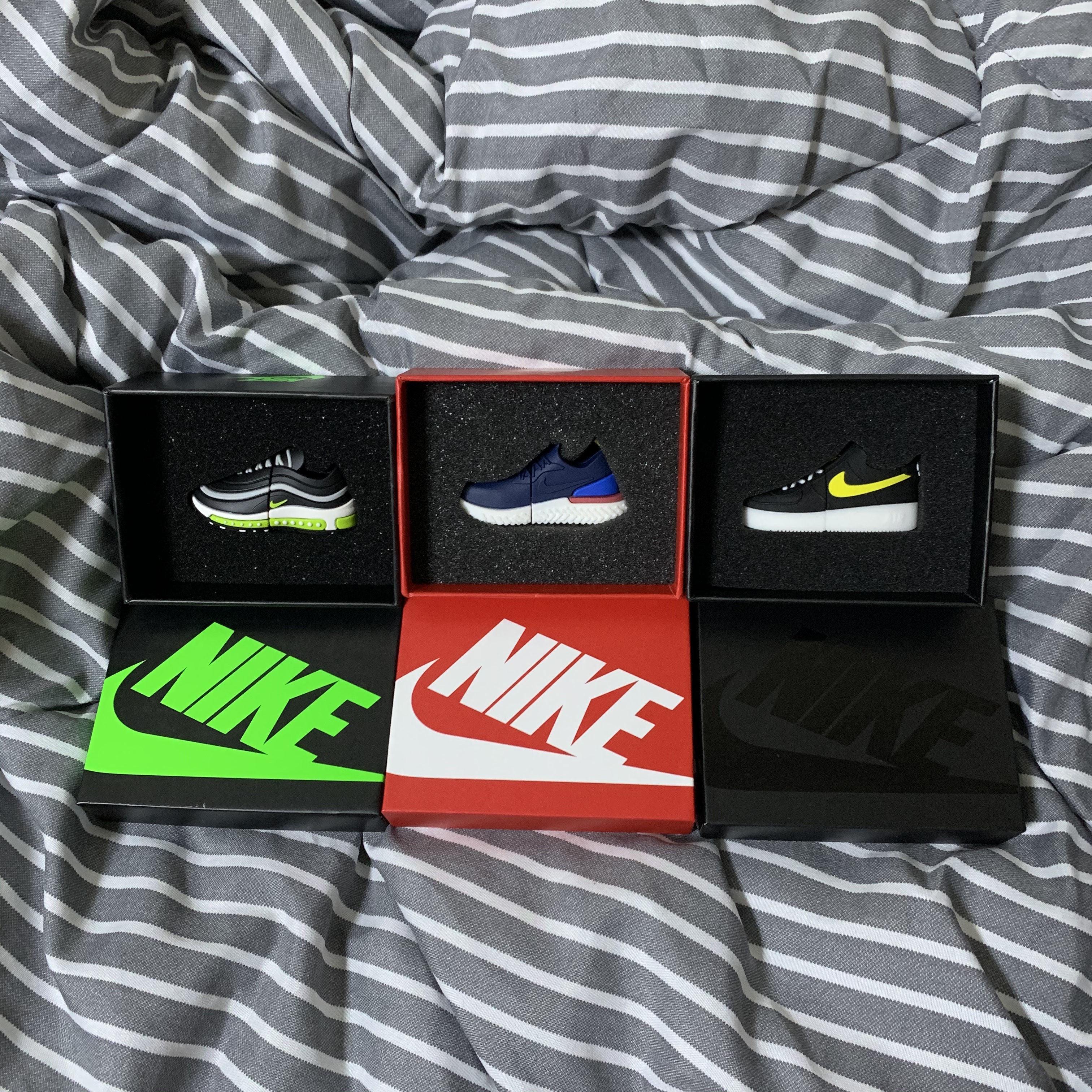 Nike Air Max 97 OG Black Volt Asia, Nike x Peaceminusone Air Force 1 Low Para-Noise 착용 스타일 - 2