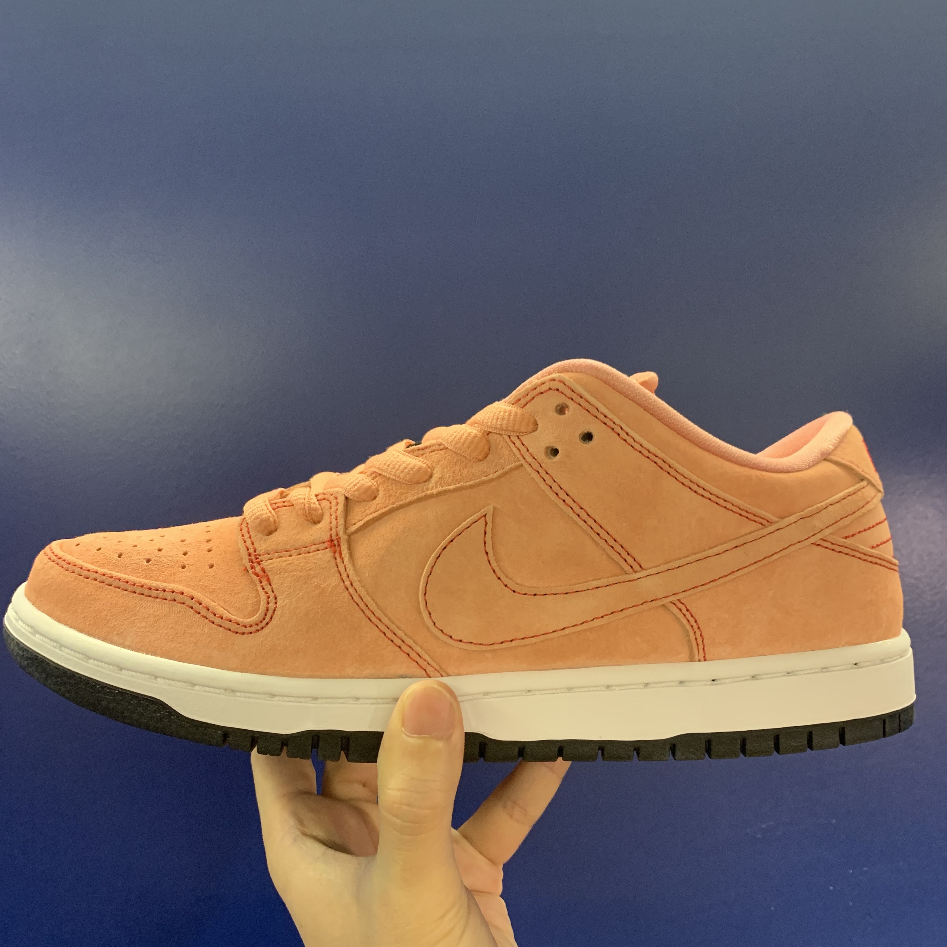 Nike SB Dunk Low Pro Pink Pig 착용 스타일