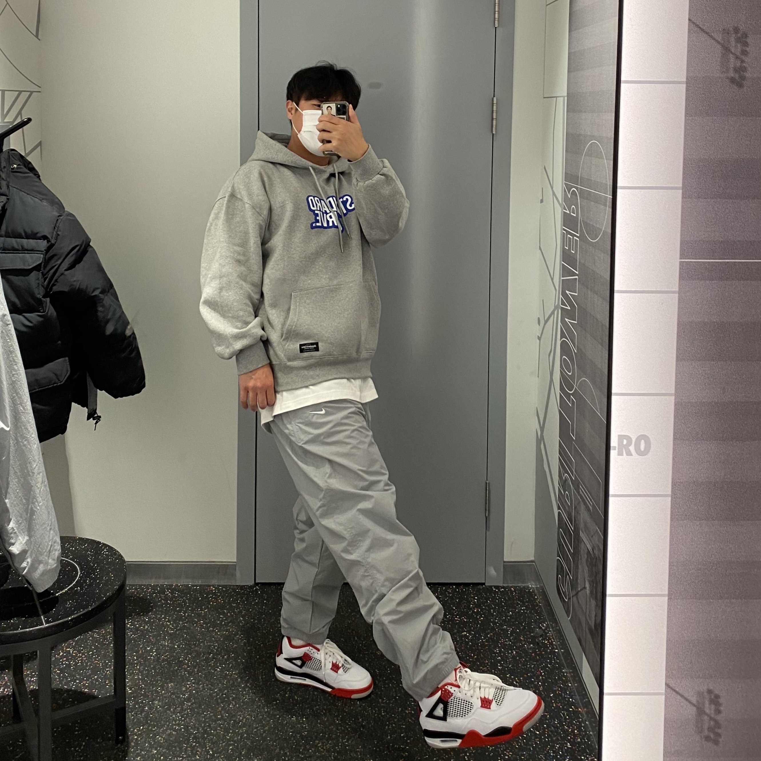 Jordan 4 Retro OG Fire Red 2020 착용 스타일 - 1