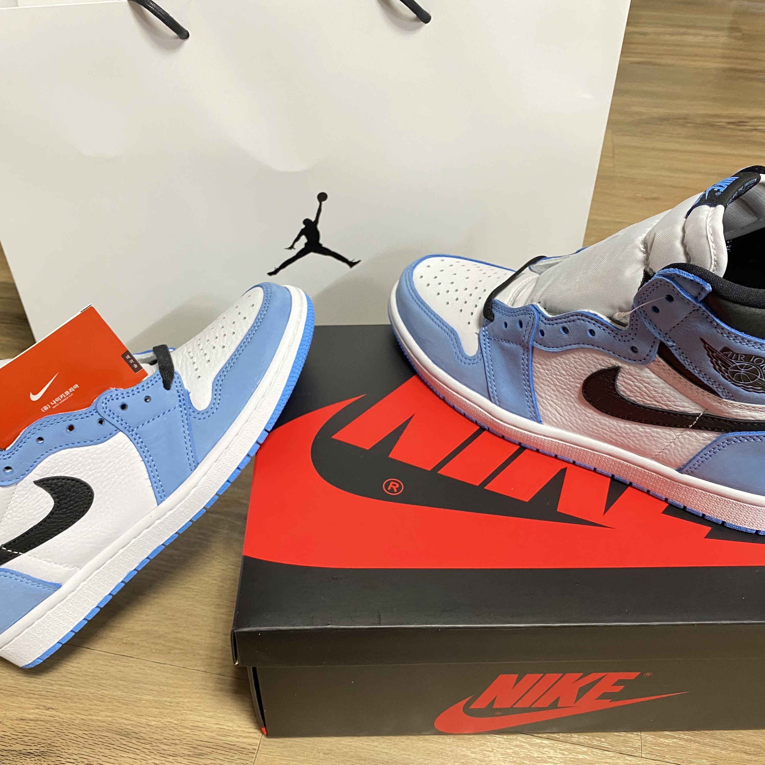 Jordan 1 Retro High OG University Blue 착용 스타일