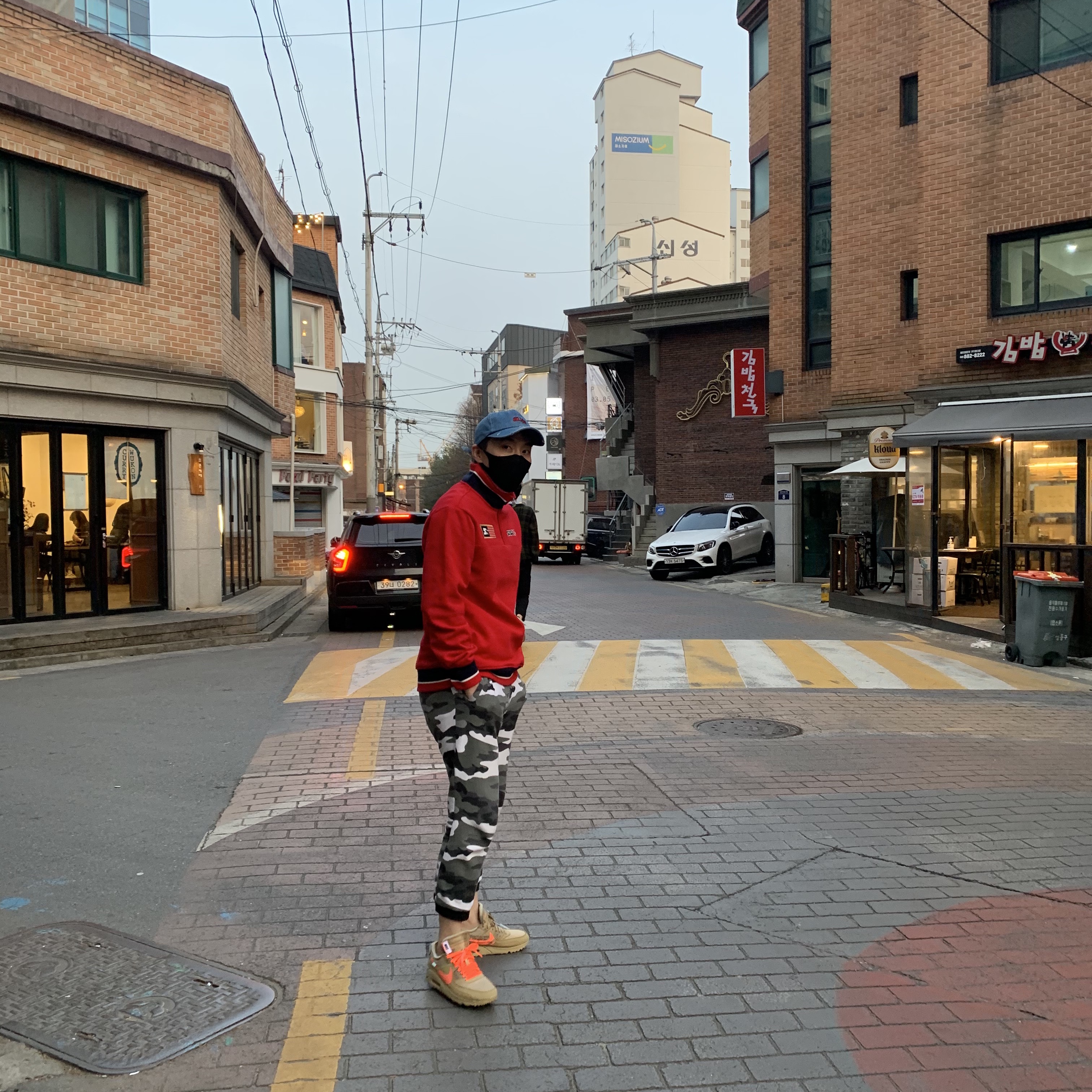 Nike x Off-White Air Max 90 V2 Desert Ore 착용 스타일 - 2