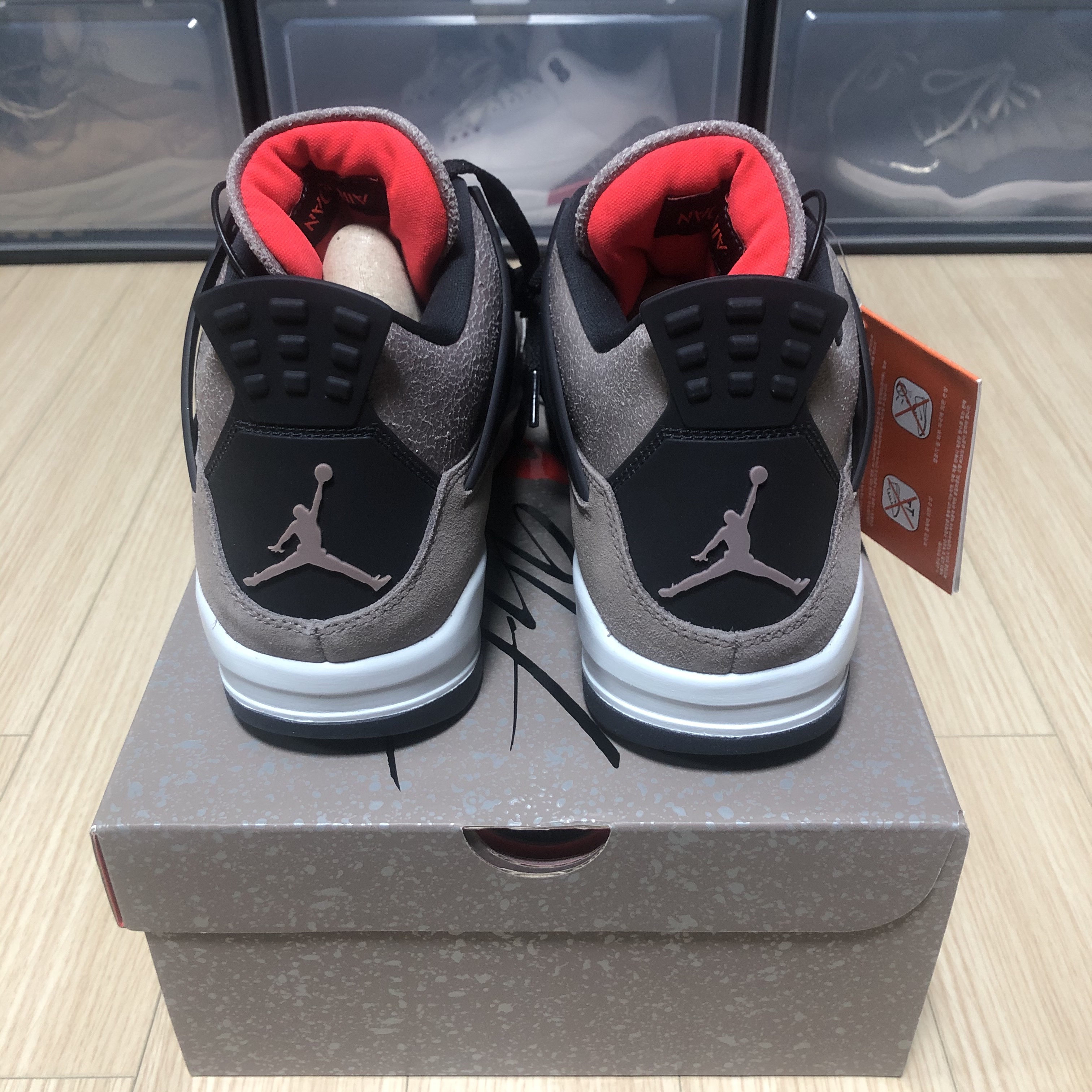 Jordan 4 Retro Taupe Haze 착용 스타일 - 5
