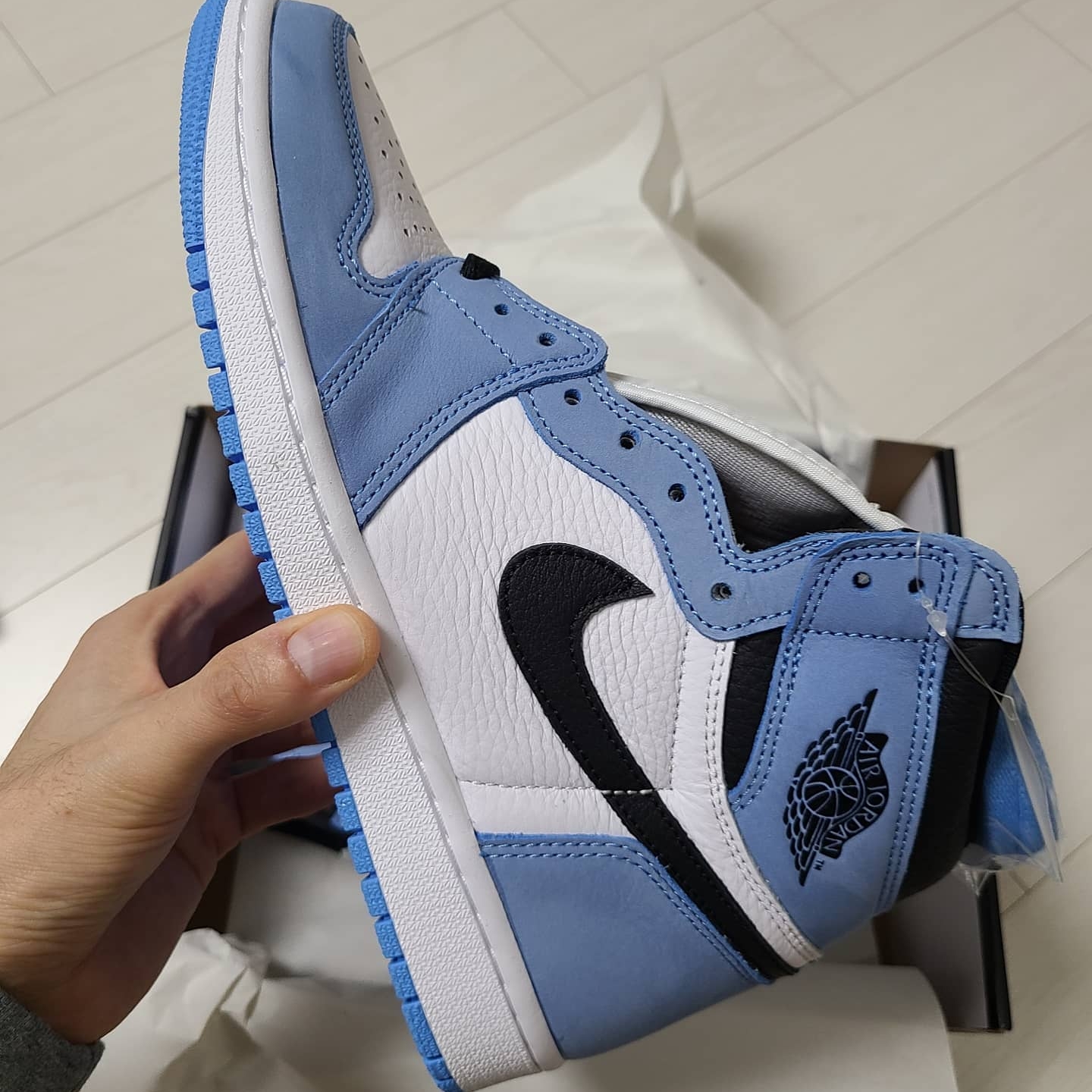 Jordan 1 Retro High OG University Blue 착용 스타일