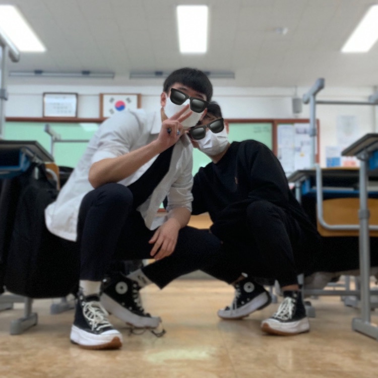 Converse Run Star Hike Hi Black White Gum 착용 스타일