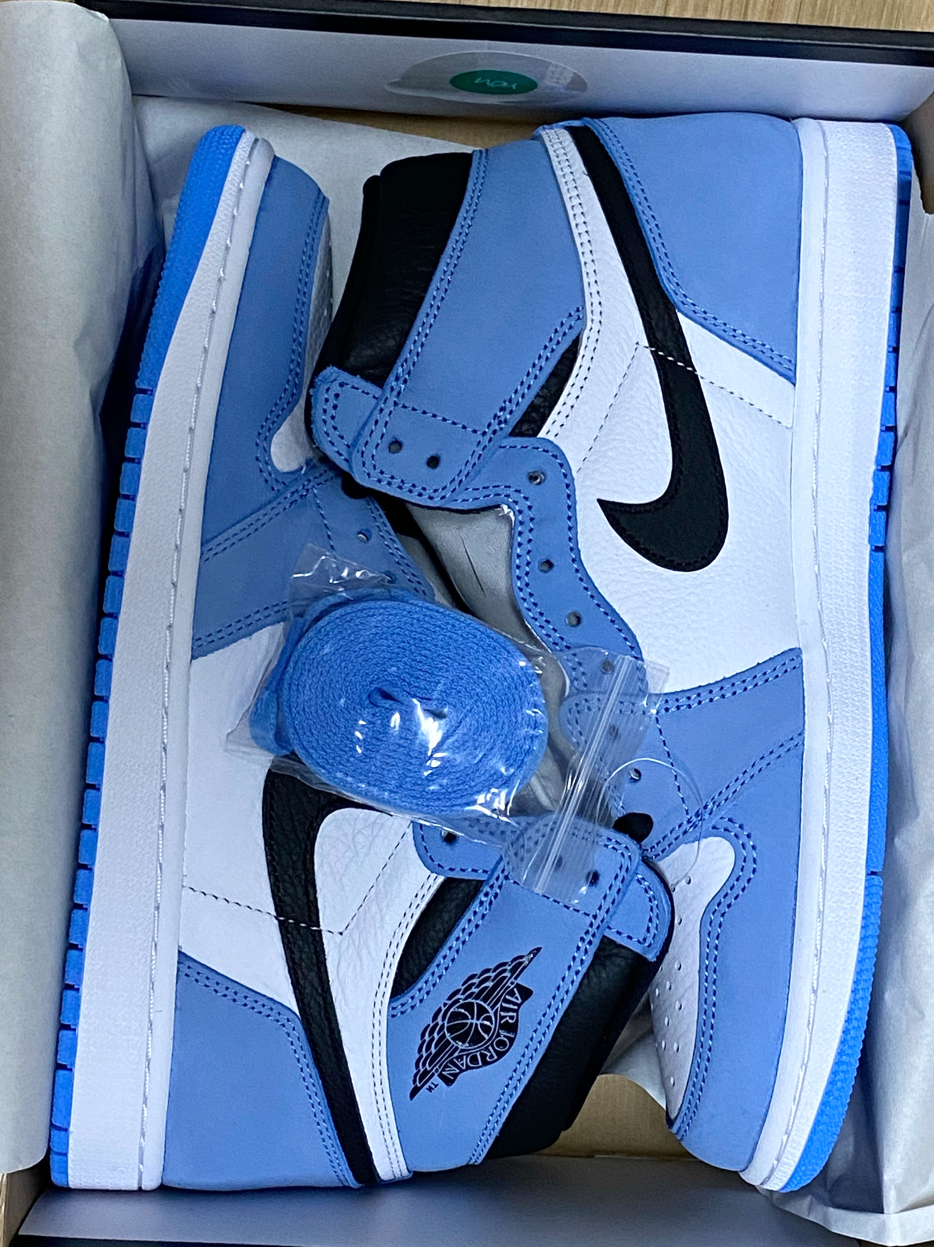 Jordan 1 Retro High OG University Blue 착용 스타일