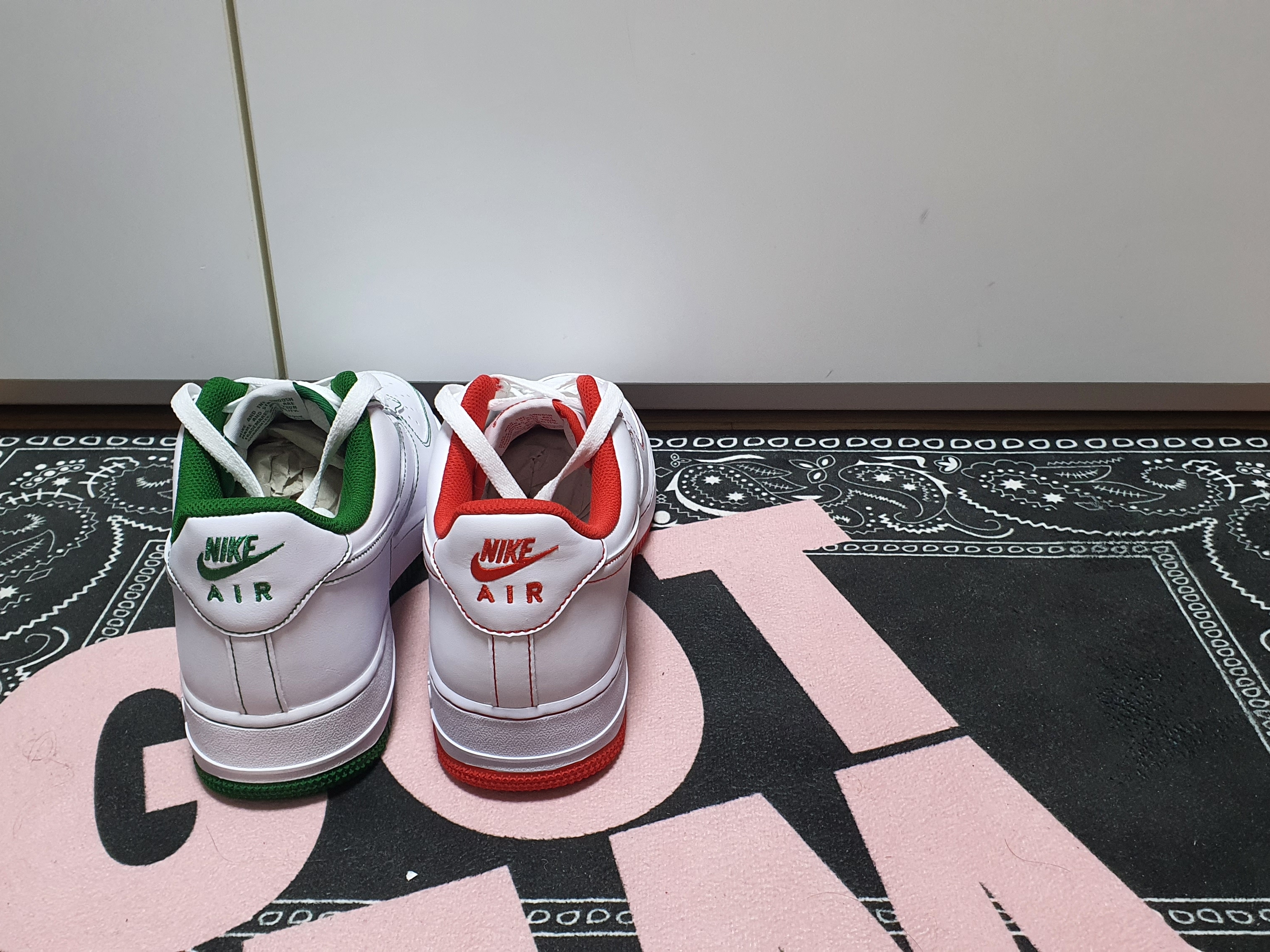 Nike Air Force 1 '07 Stitch Pine Green, Nike Air Force 1 '07 Stitch Black 착용 스타일 - 3