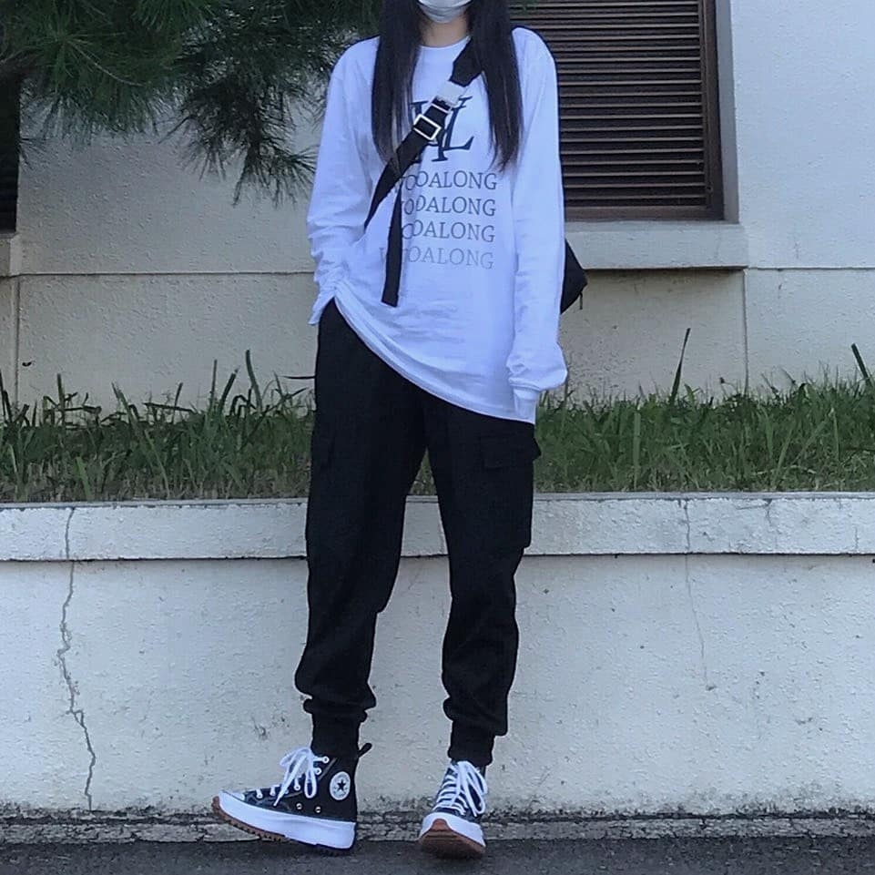 Converse Run Star Hike Hi Black White Gum 착용 스타일