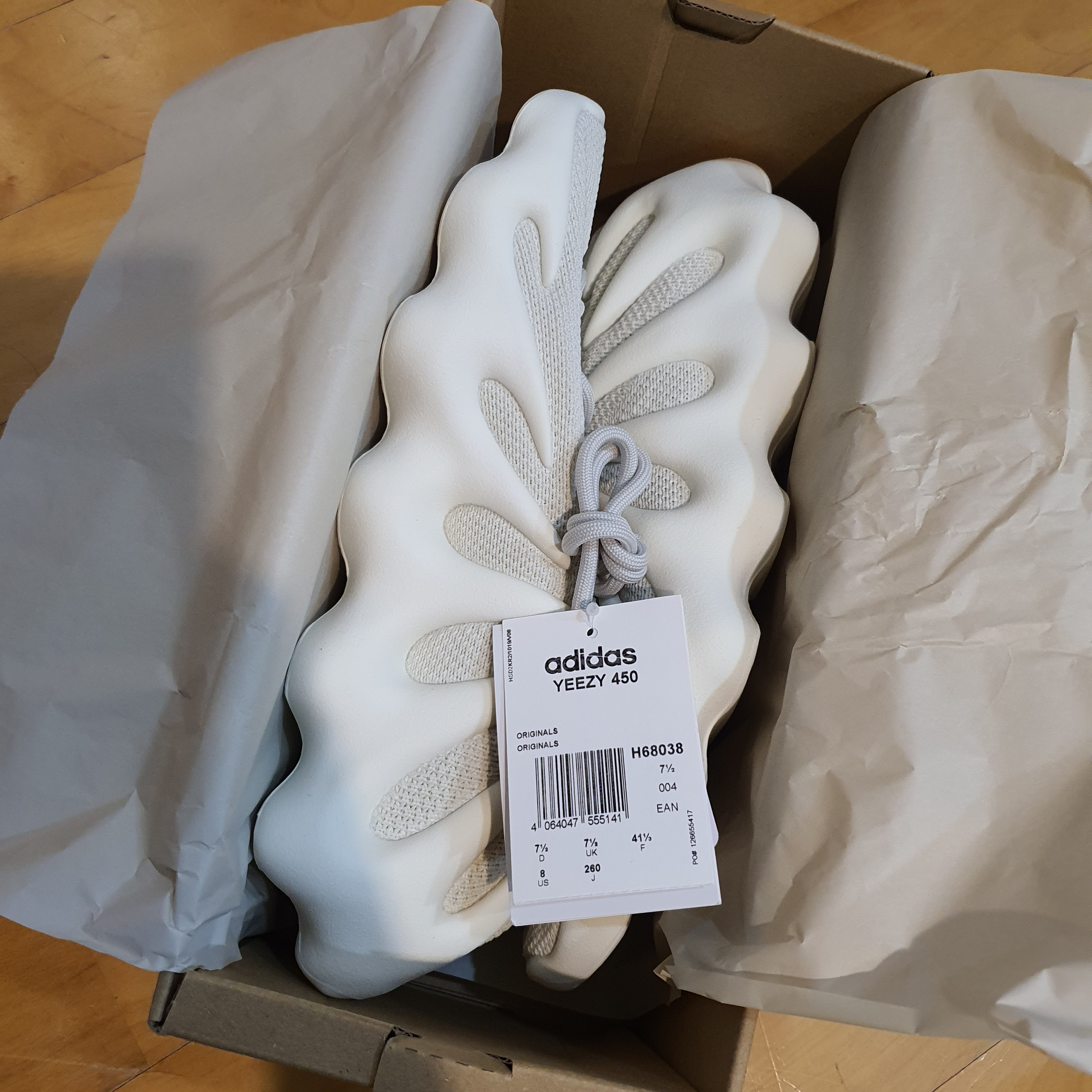 Adidas Yeezy 450 Cloud White 착용 스타일 - 3