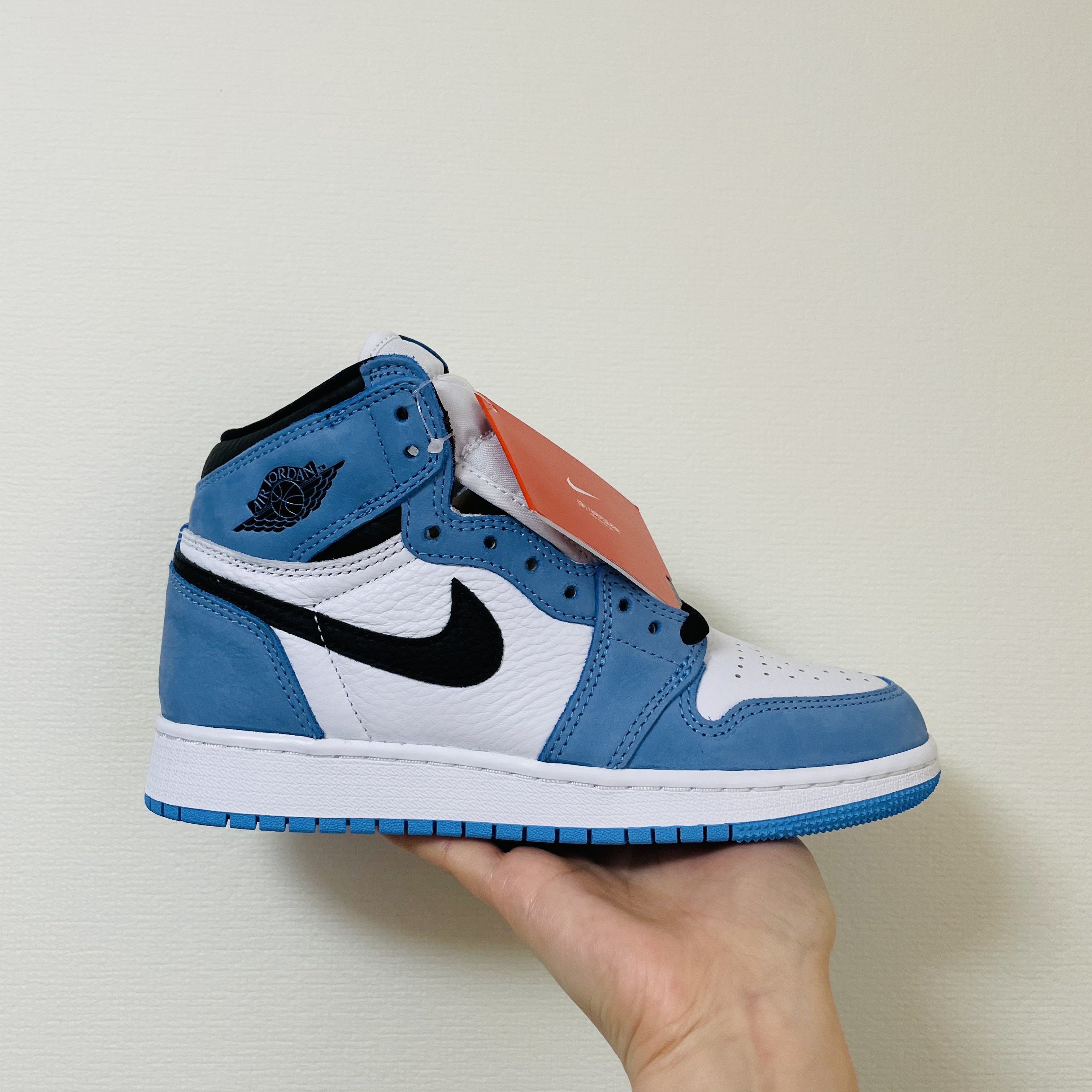 (GS) Jordan 1 Retro High OG University Blue 착용 스타일 - 3
