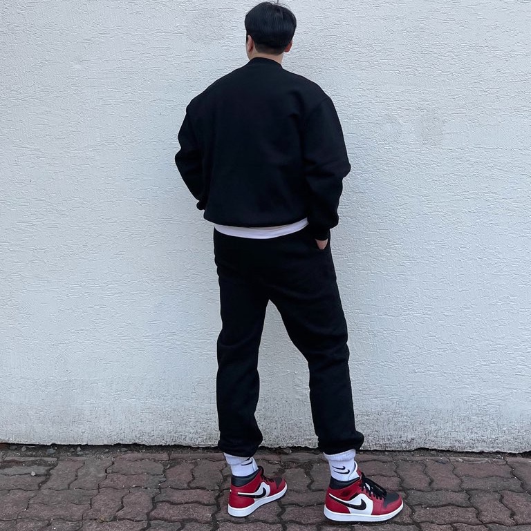 Jordan 1 Mid Chicago Black Toe 착용 스타일 - 2