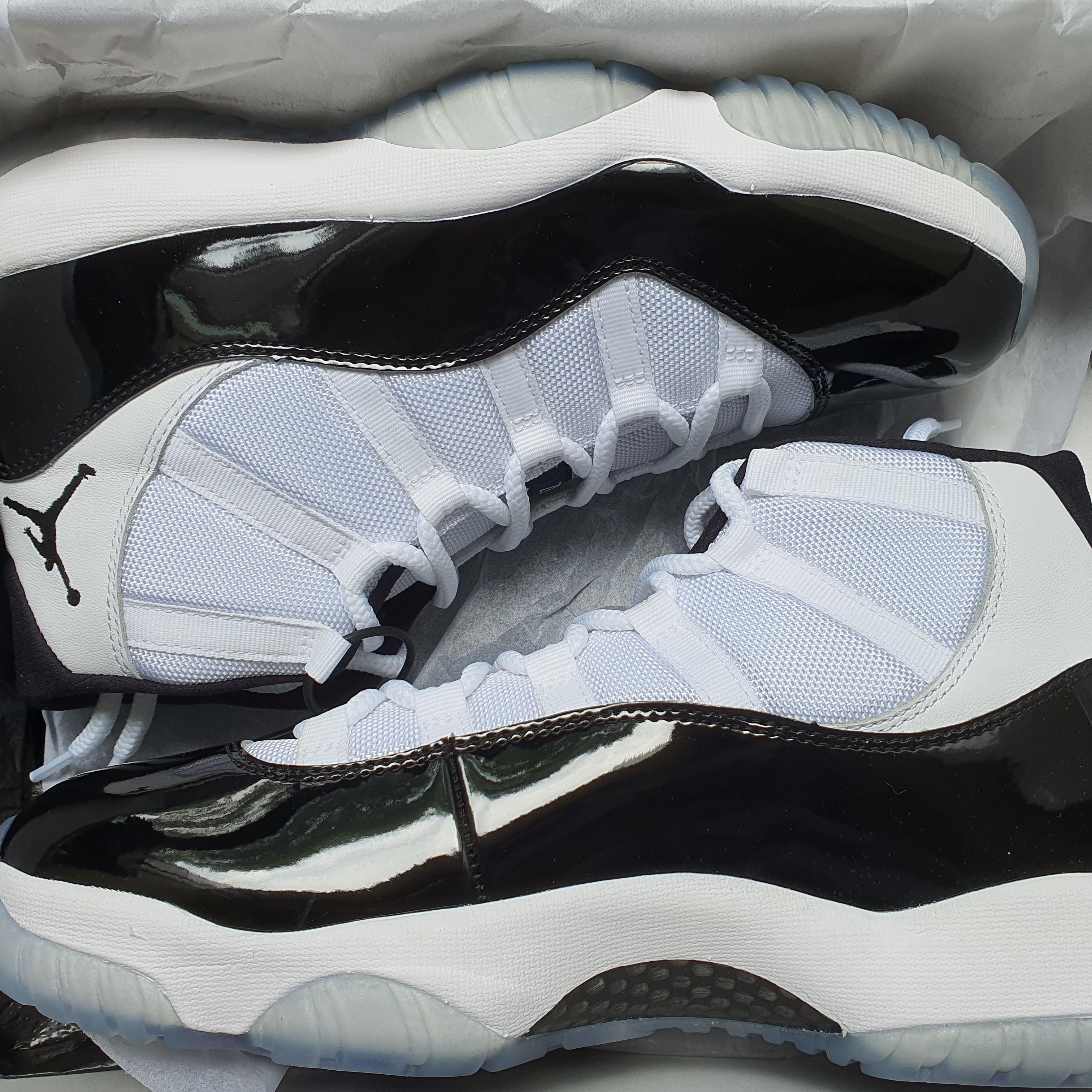 Jordan 11 Retro Concord 2018 착용 스타일 - 2