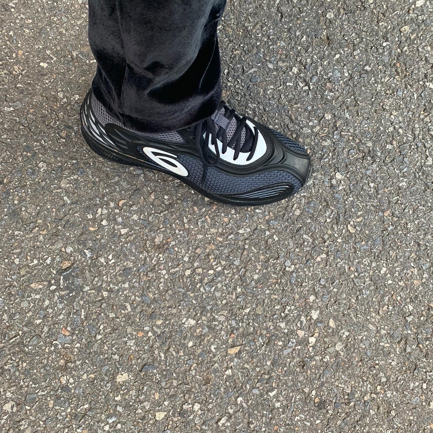 Asics x Kiko Kostadinov Gel-Sokat 2 Carrier Grey 착용 스타일