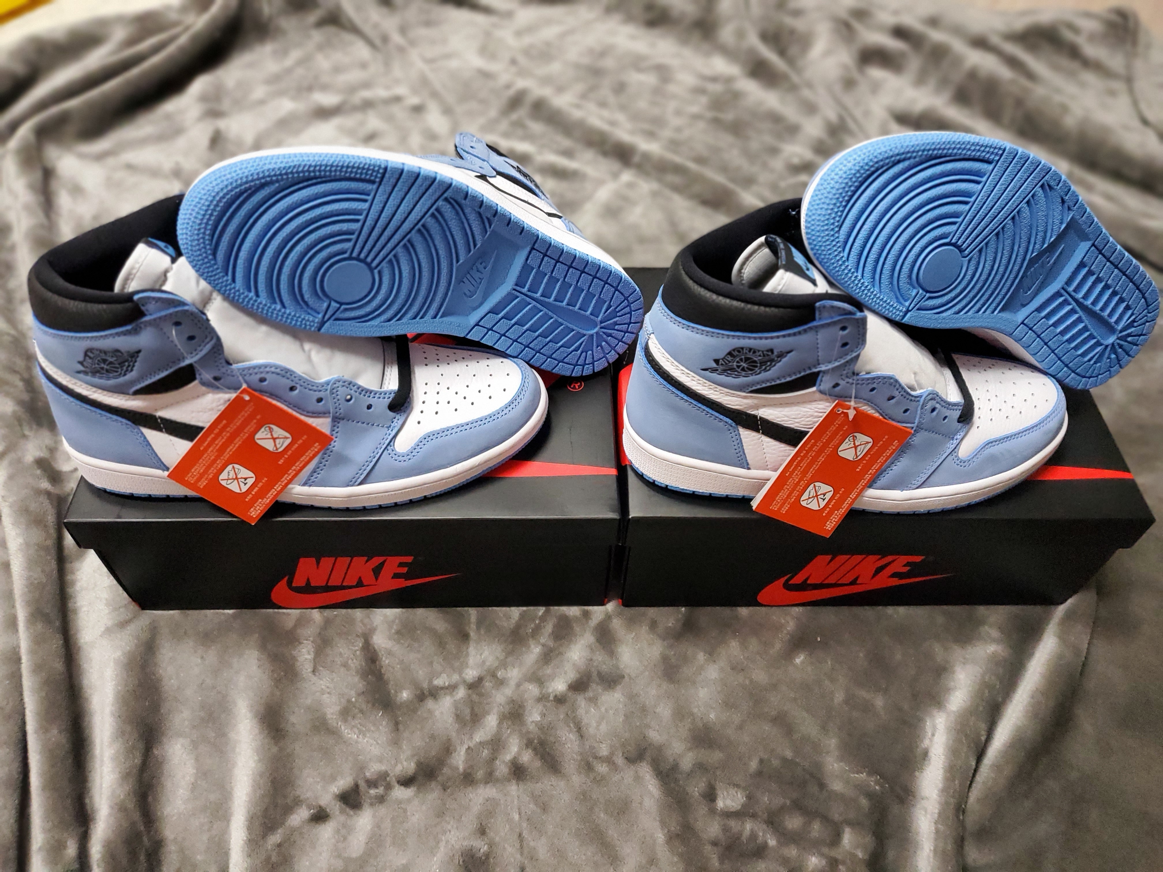 Jordan 1 Retro High OG University Blue 착용 스타일 - 3