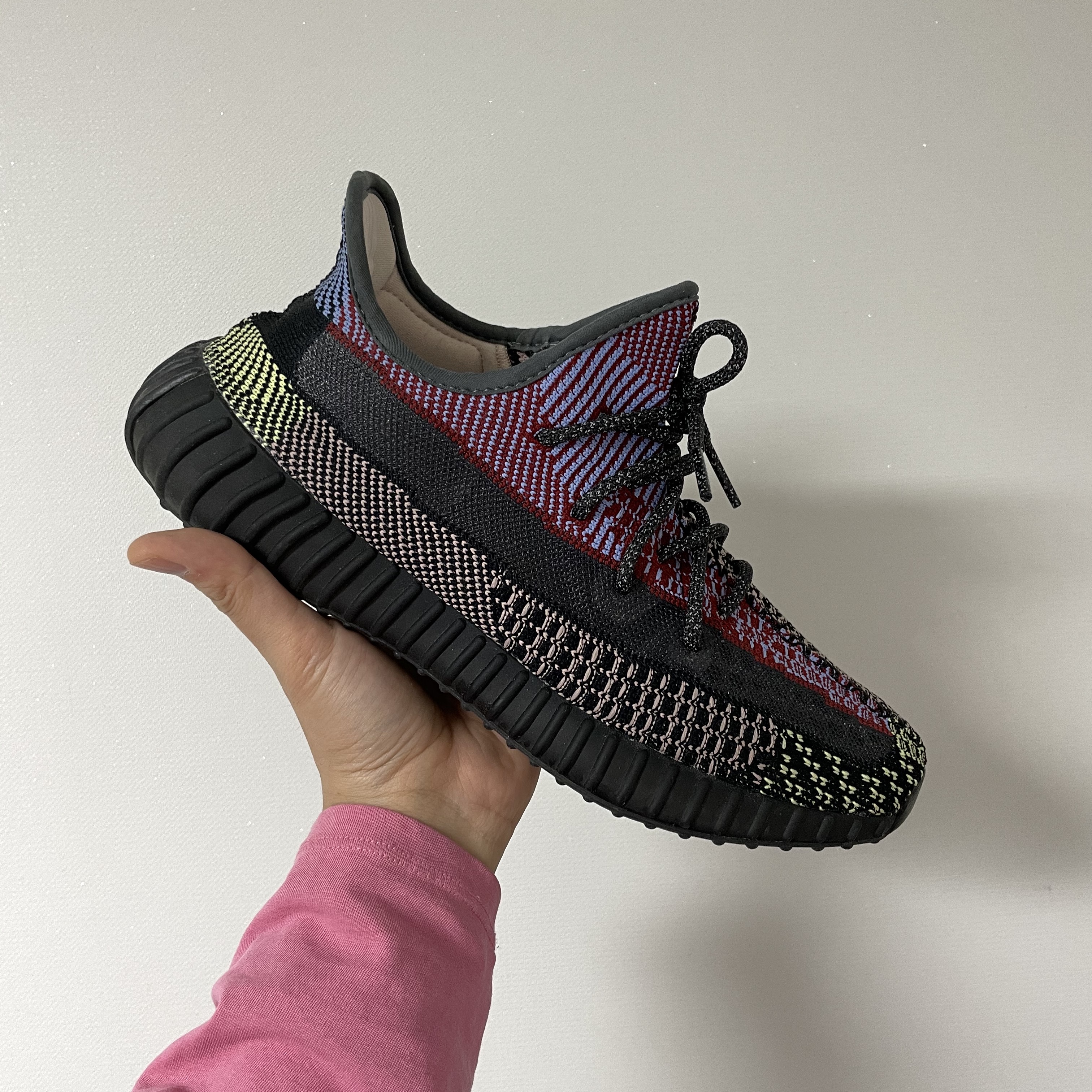 Adidas Yeezy Boost 350 V2 Yecheil - Reflective 착용 스타일