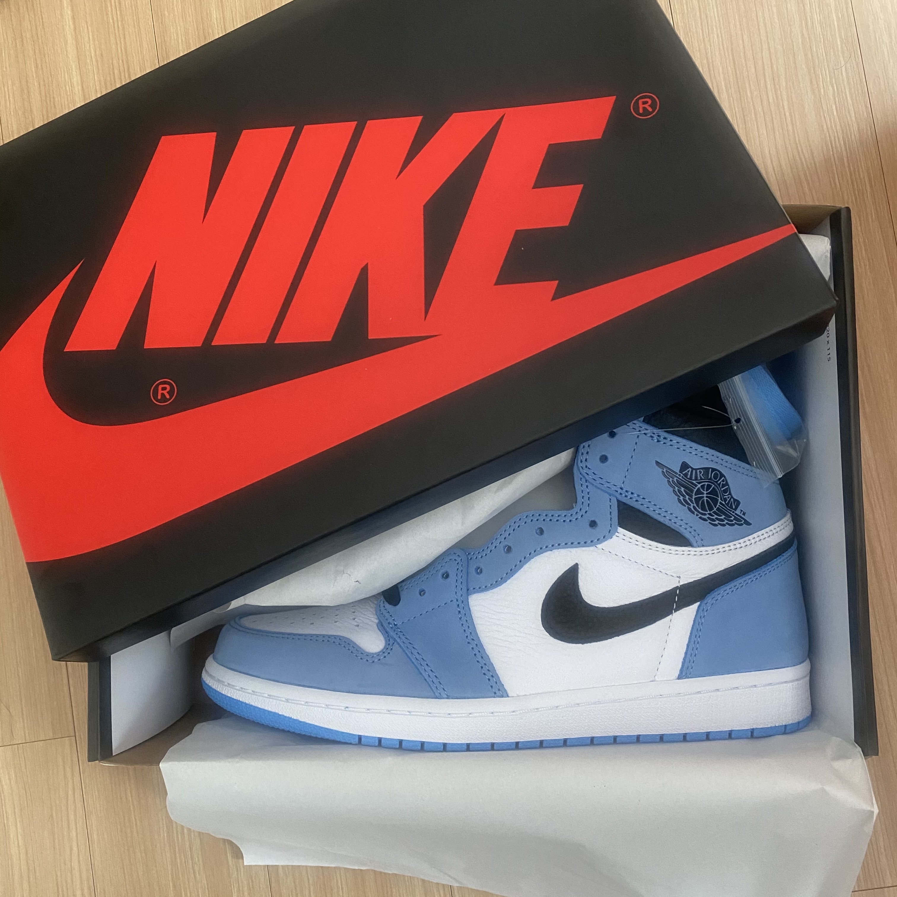 Jordan 1 Retro High OG University Blue 착용 스타일