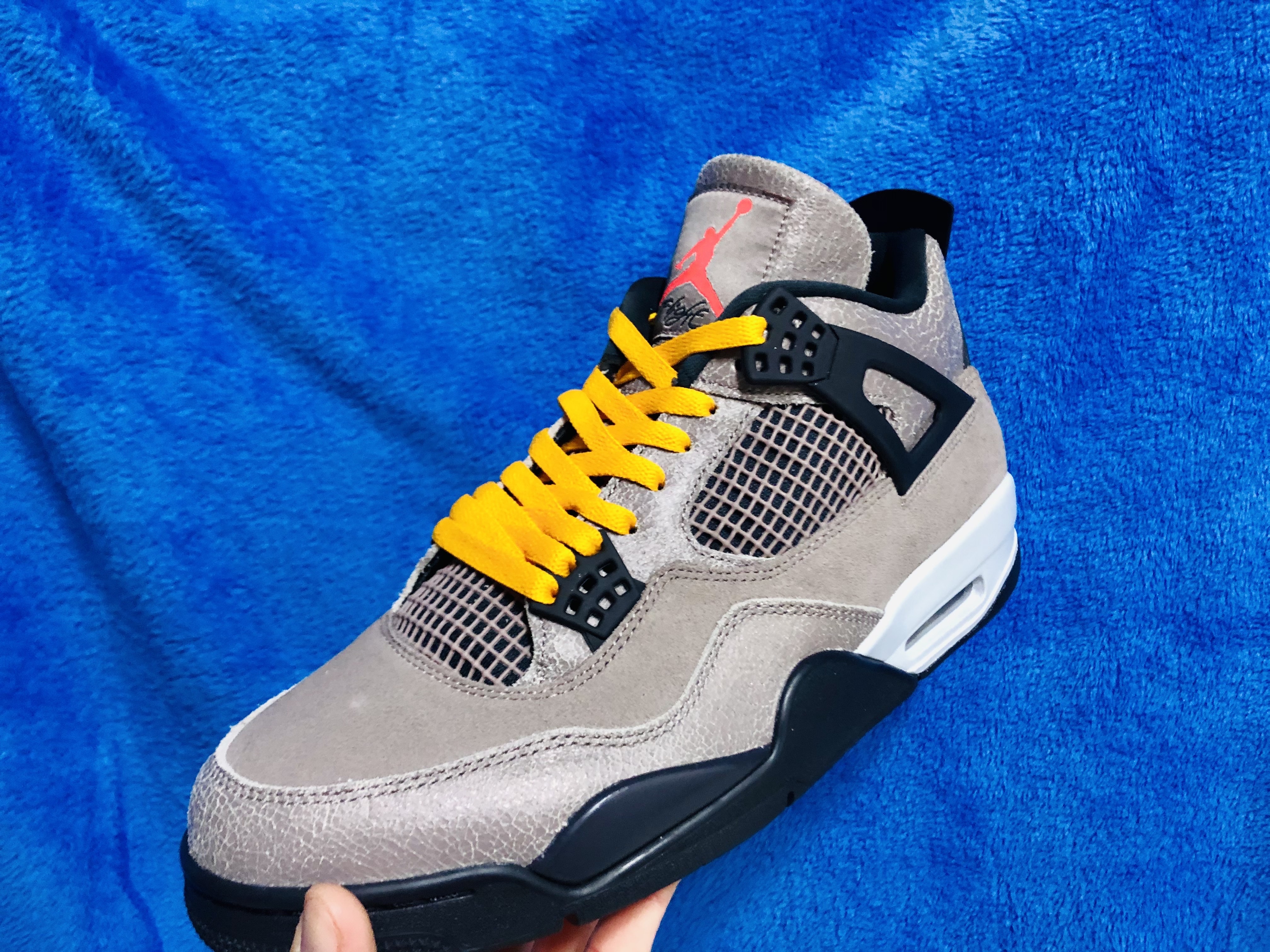 Jordan 4 Retro Taupe Haze 착용 스타일 - 2