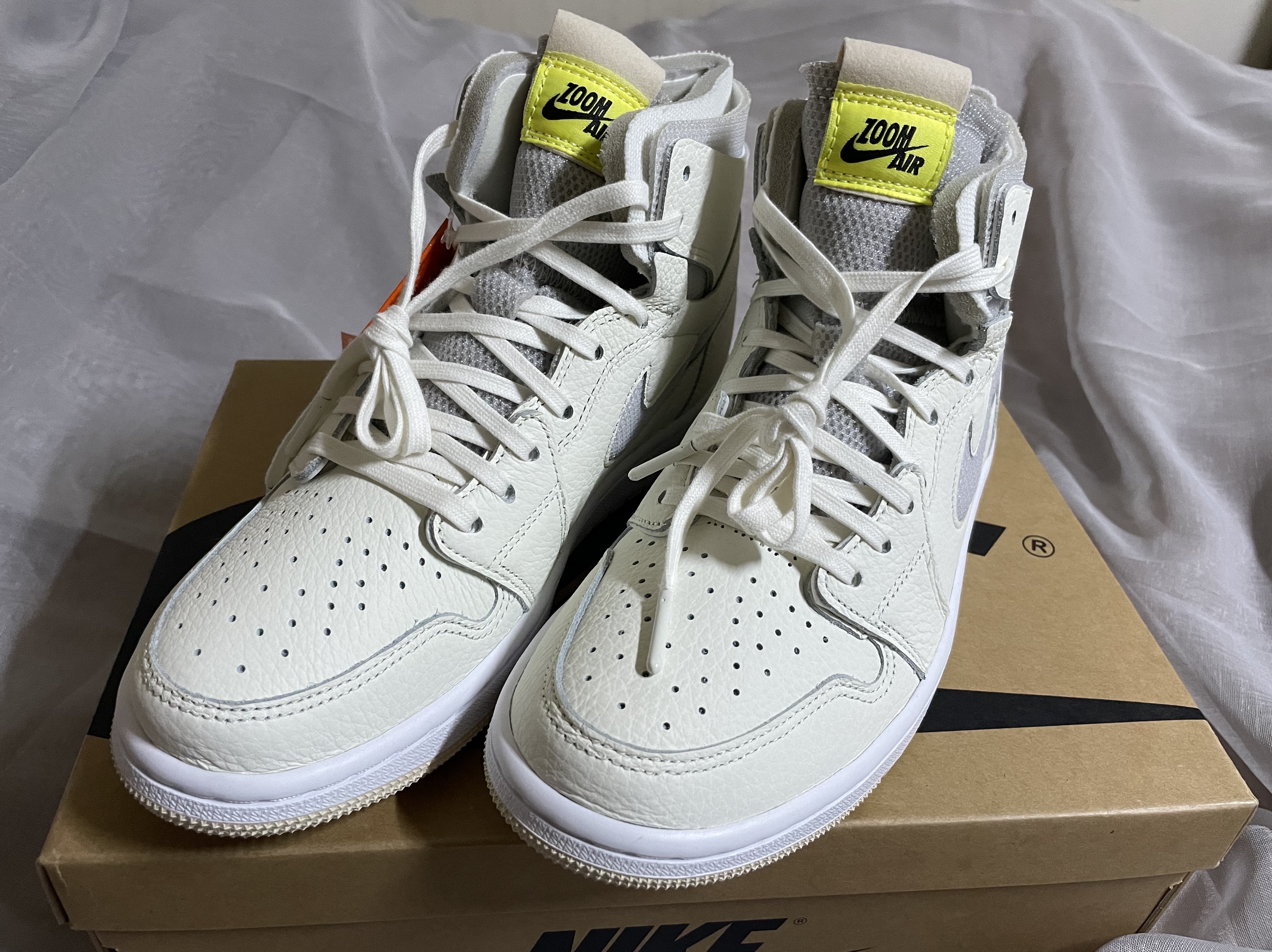 (W) Jordan 1 Zoom Air CMFT Sail 착용 스타일 - 1
