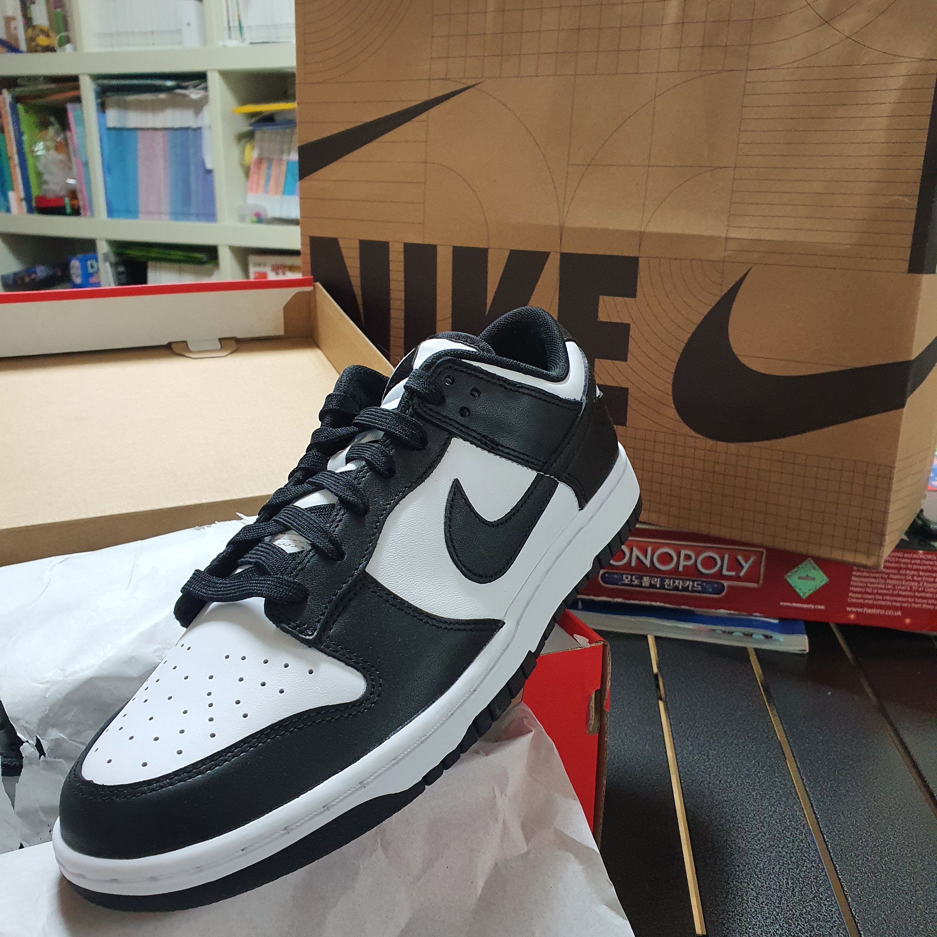 Jordan 1 Retro High OG University Blue, Nike Air Force 1 '07 PRM Popcorn 착용 스타일 - 3