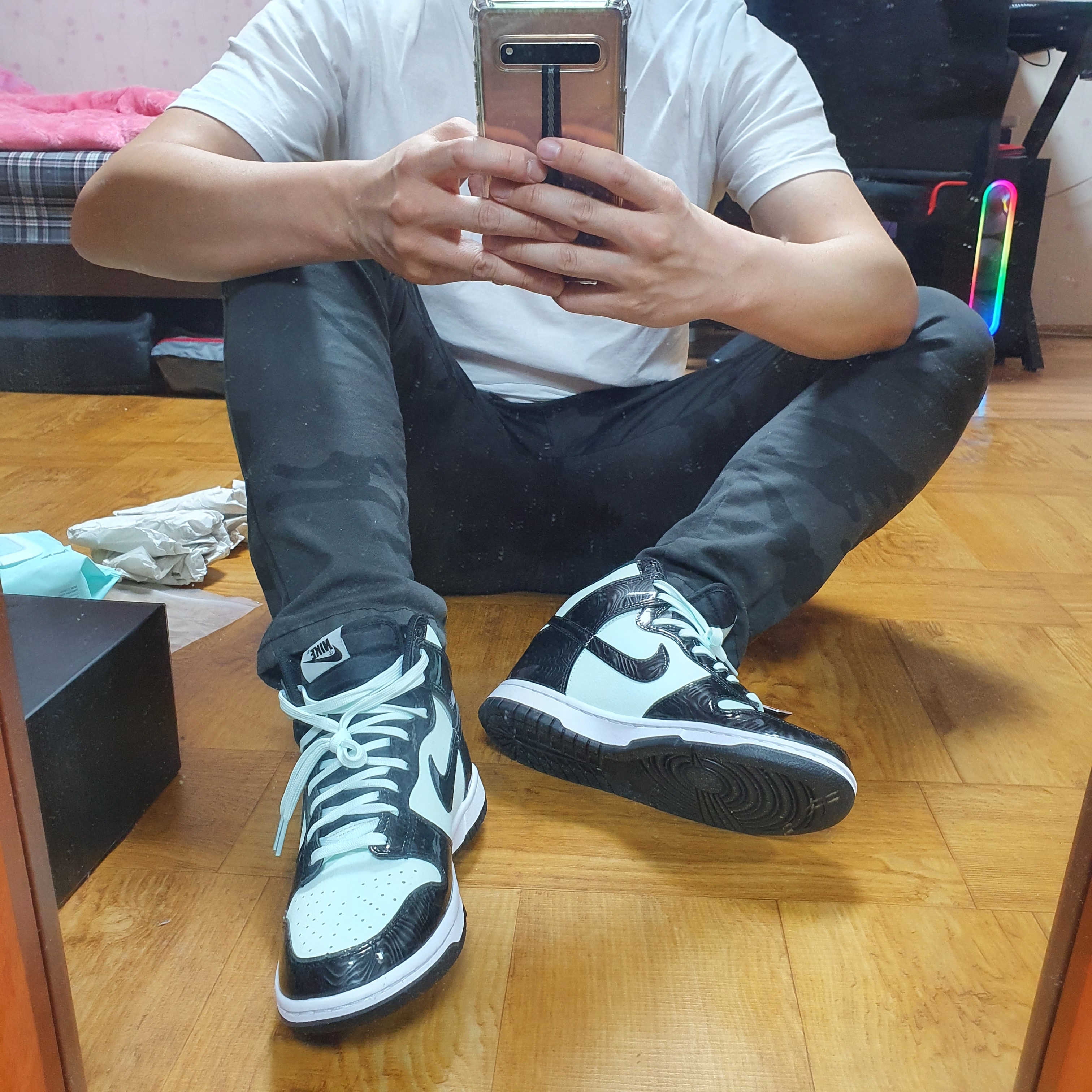 Nike Dunk High Barely Green 착용 스타일