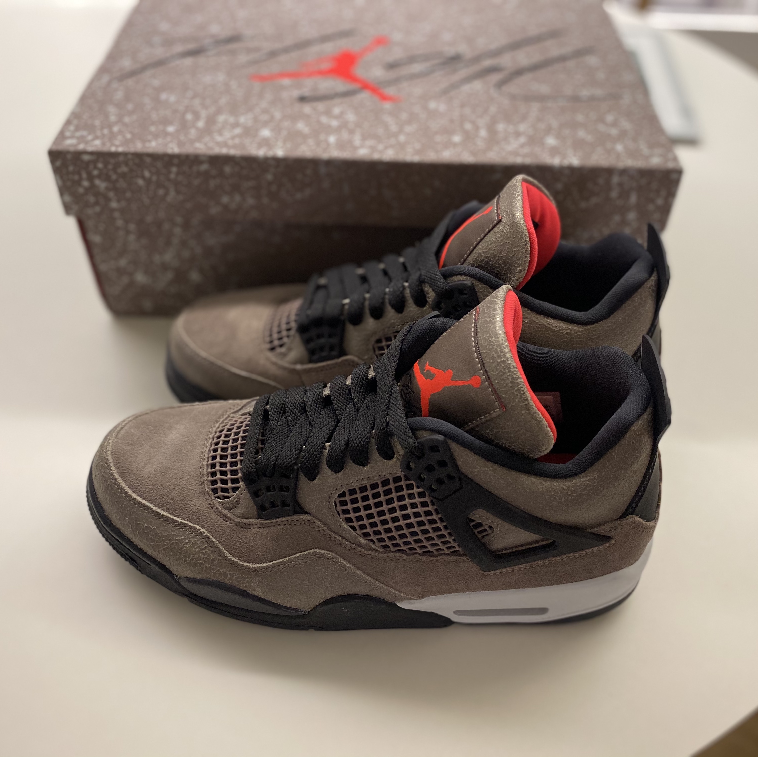 Jordan 4 Retro Taupe Haze 착용 스타일 - 3