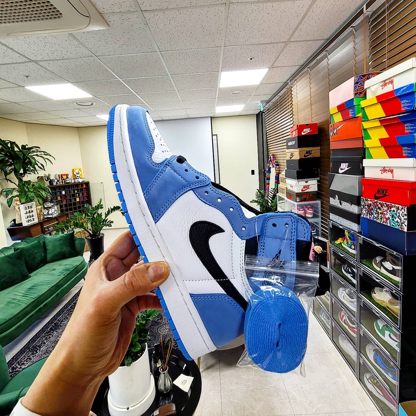 Jordan 1 Retro High OG University Blue 착용 스타일