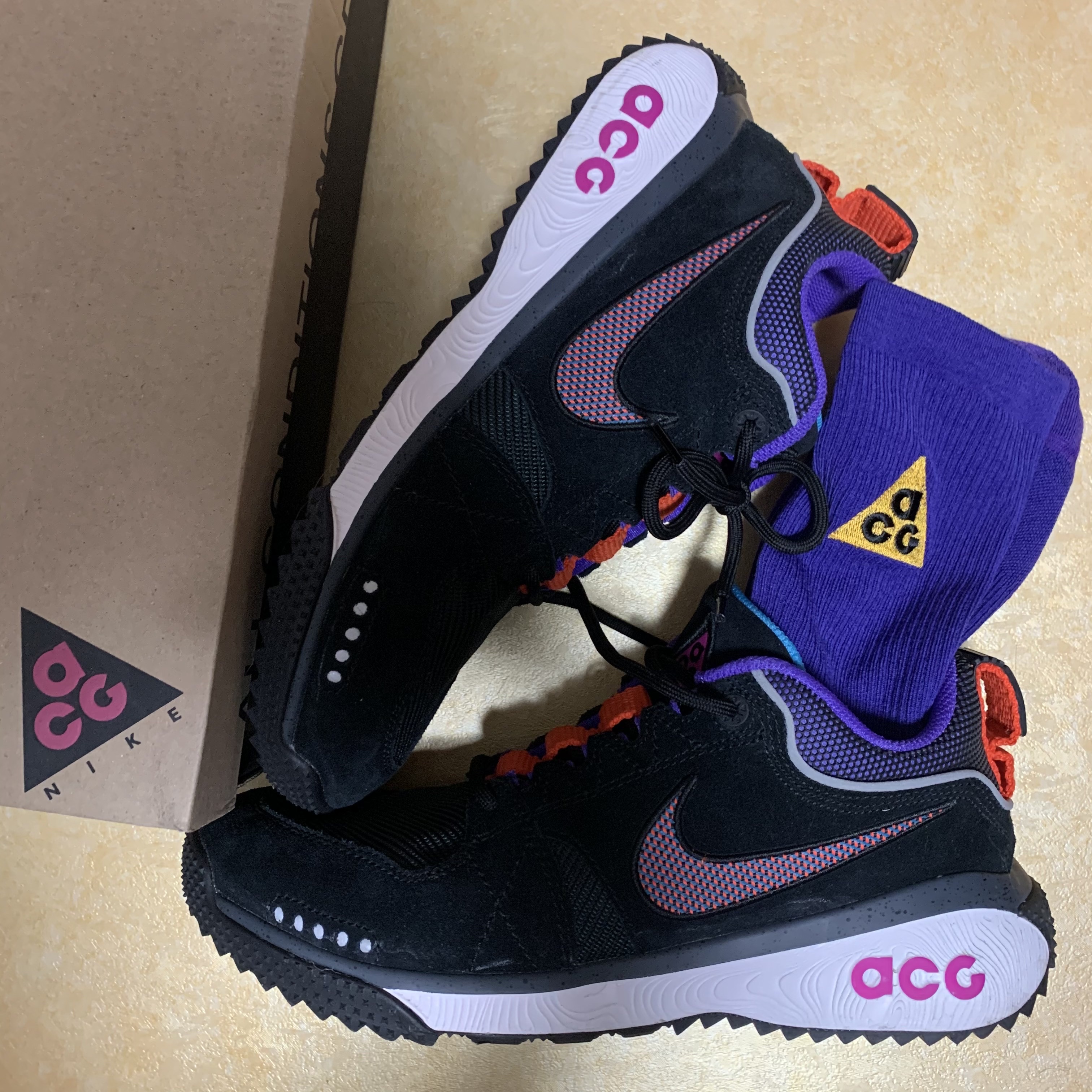 Nike ACG Dog Mountain Black Hyper Grape 착용 스타일
