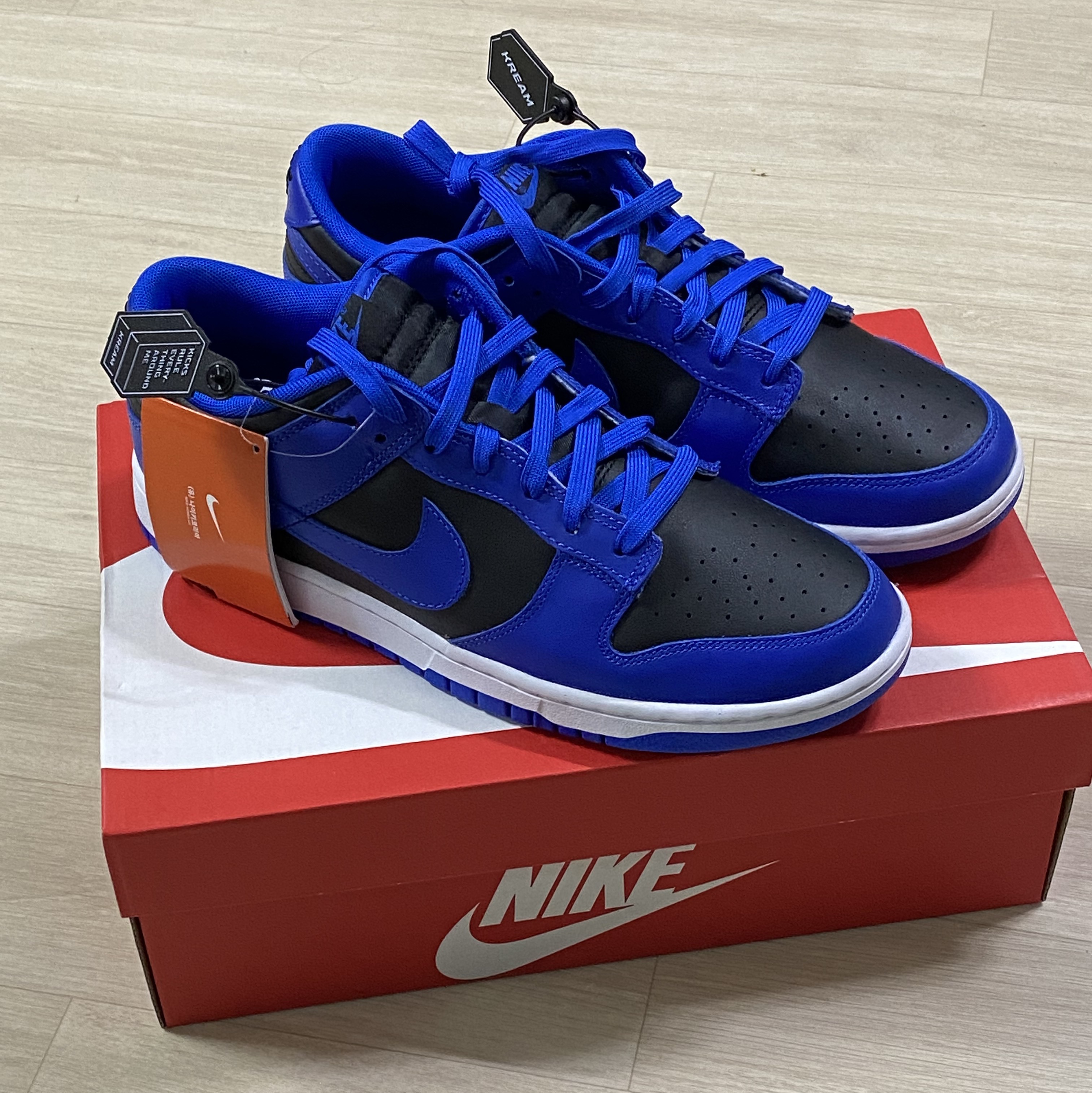 Nike Dunk Low Retro Hyper Cobalt 착용 스타일 - 1